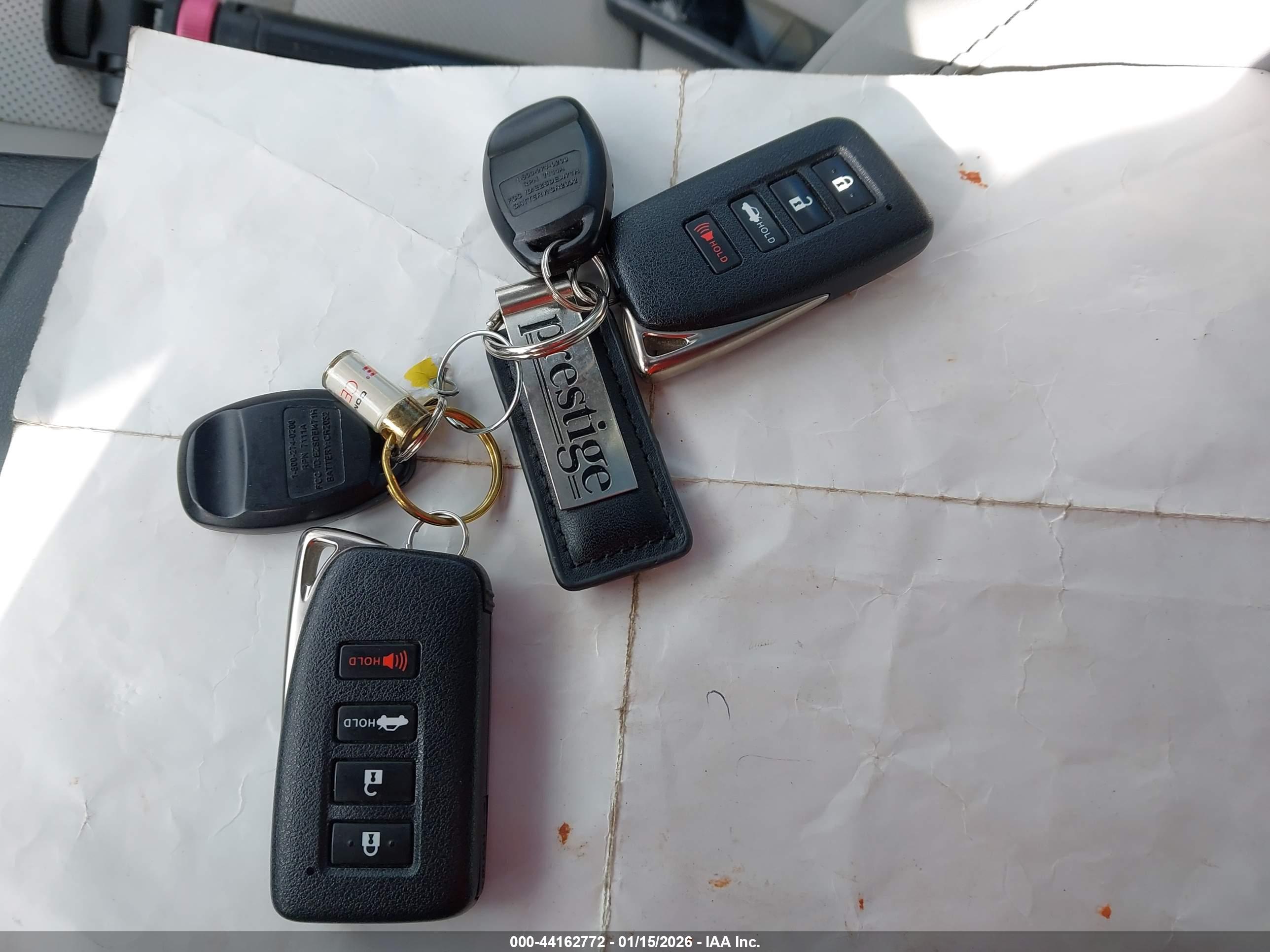 LEXUS ES image 11