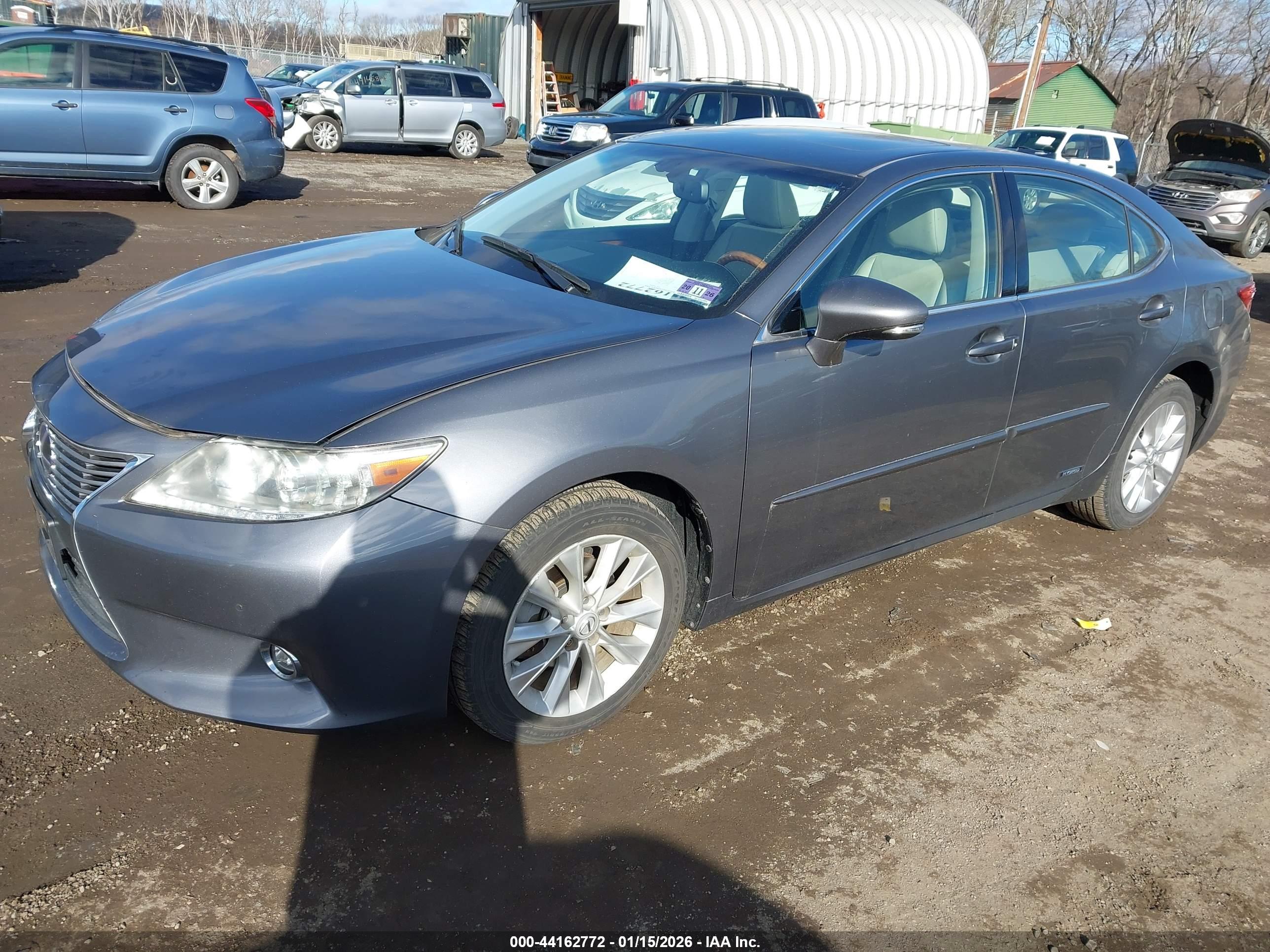 LEXUS ES image 2