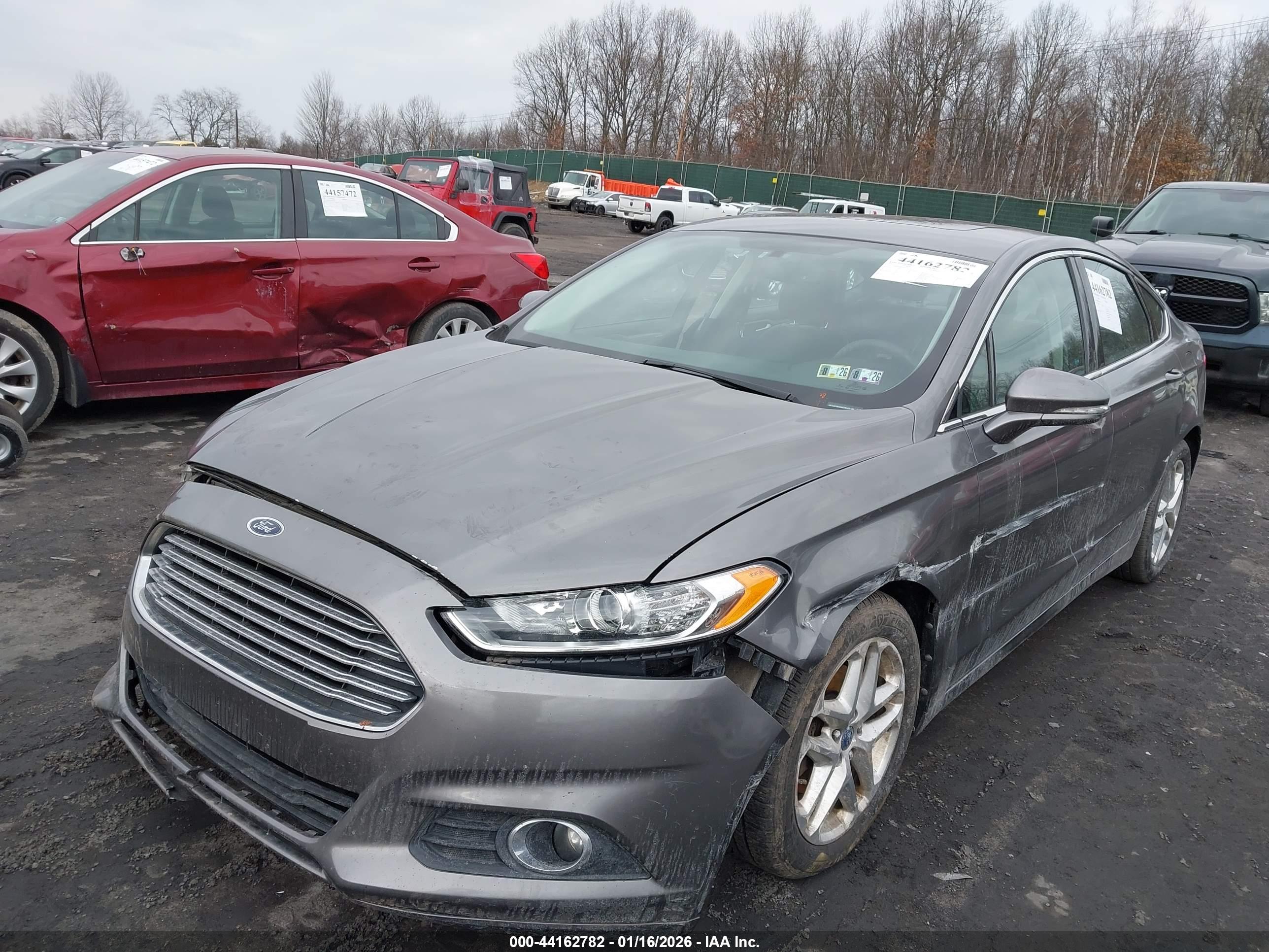 FORD FUSION image 6