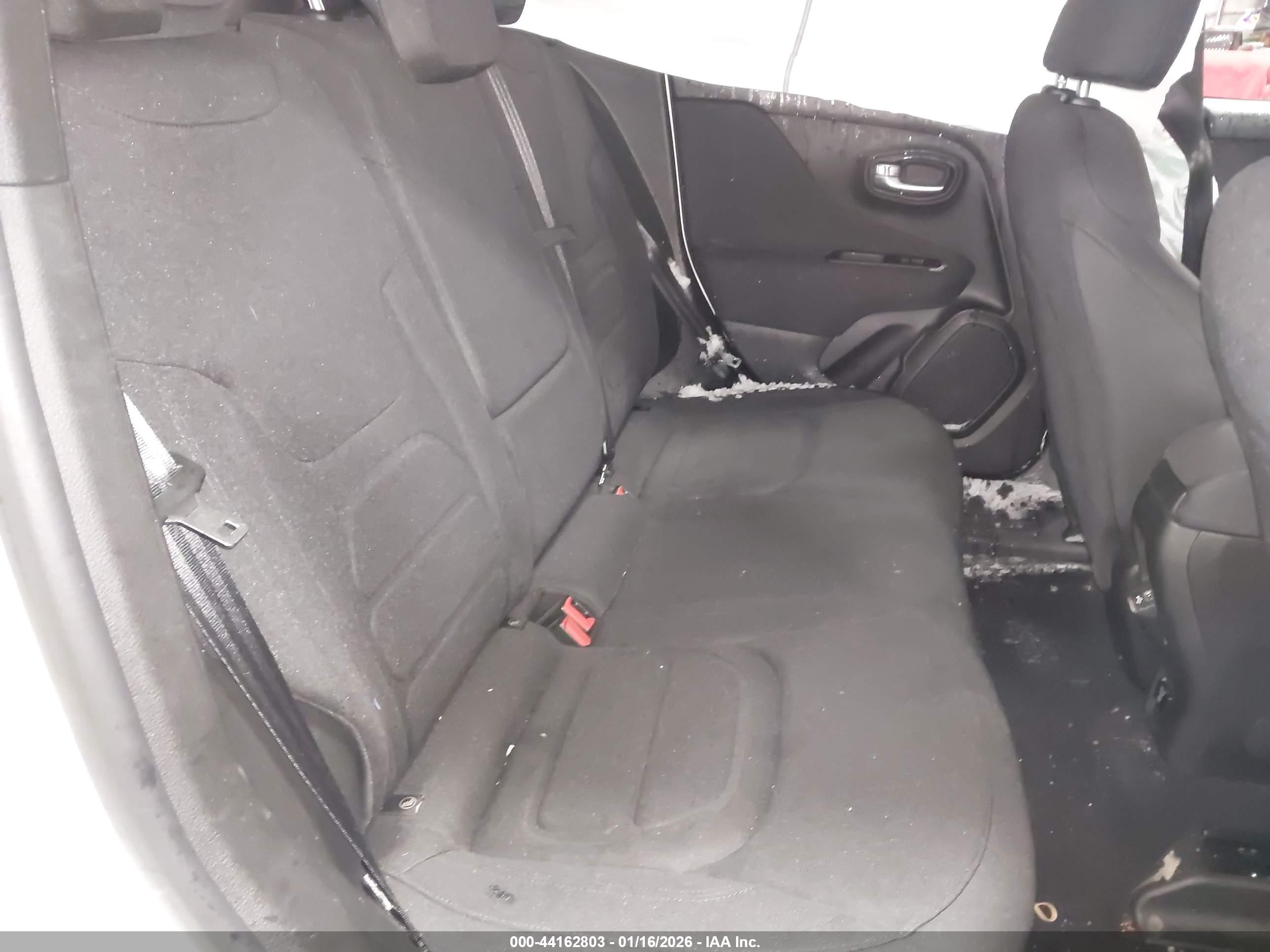 JEEP RENEGADE image 8