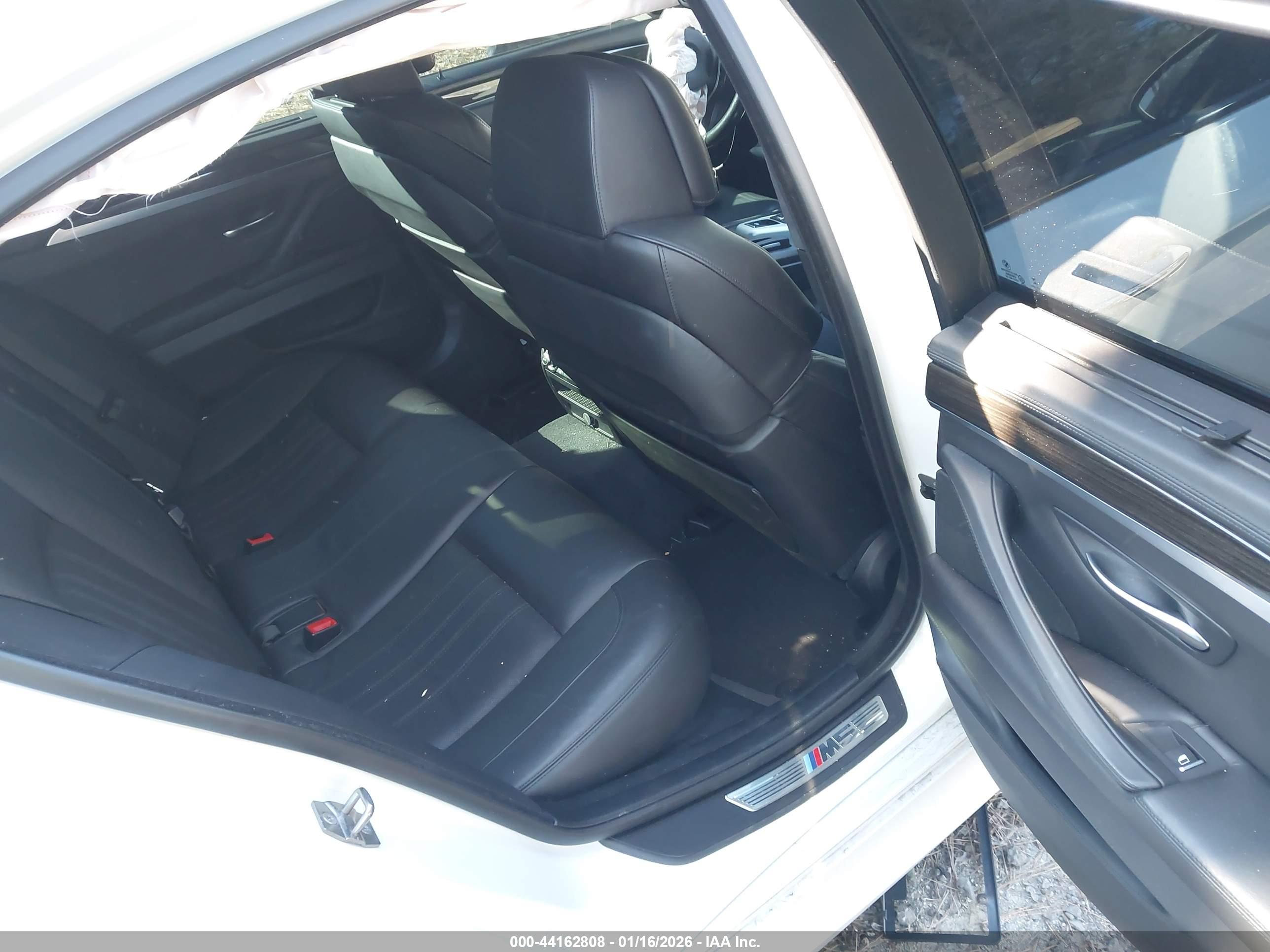 BMW M5 image 8