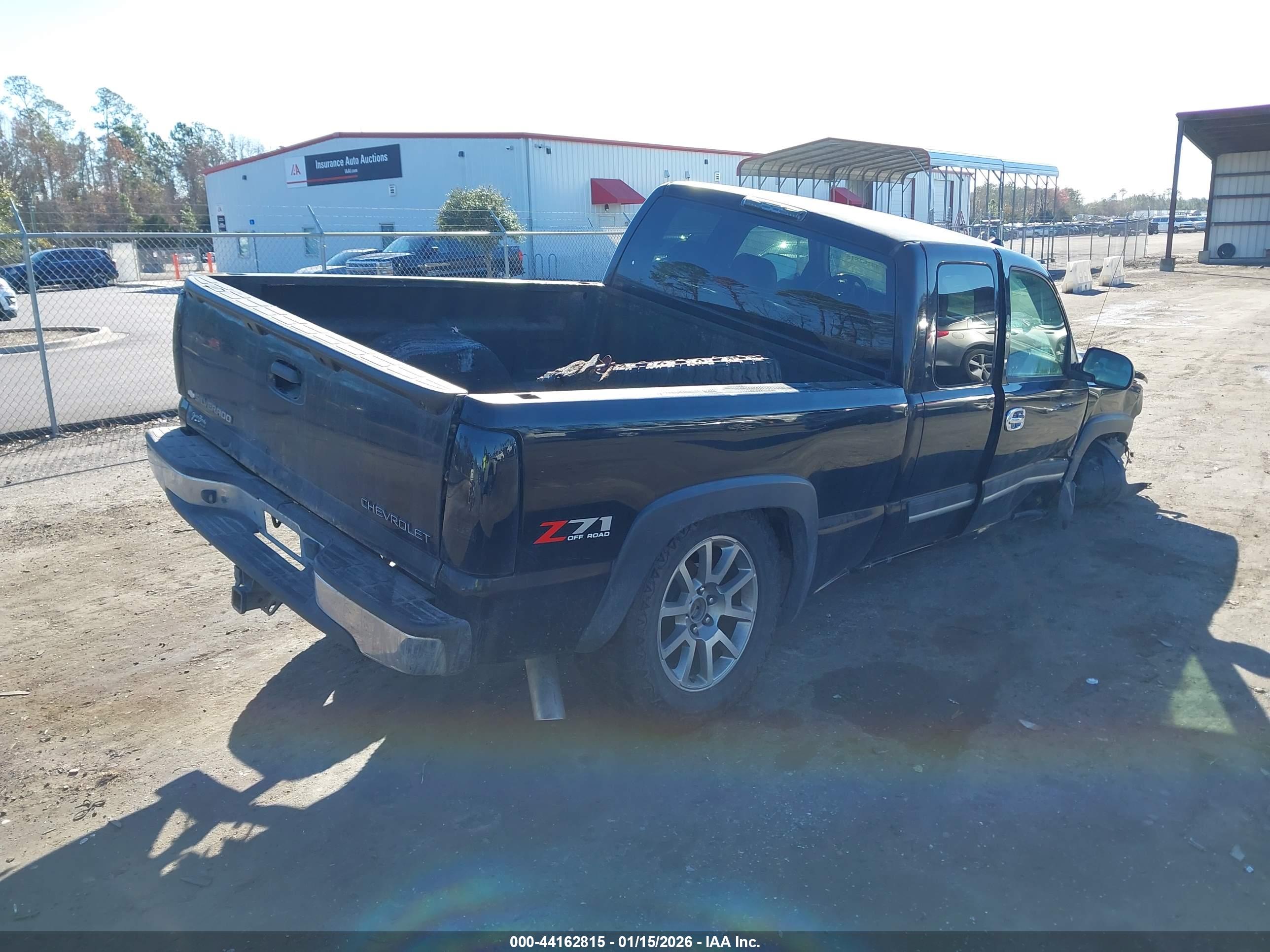 CHEVROLET SILVERADO image 4