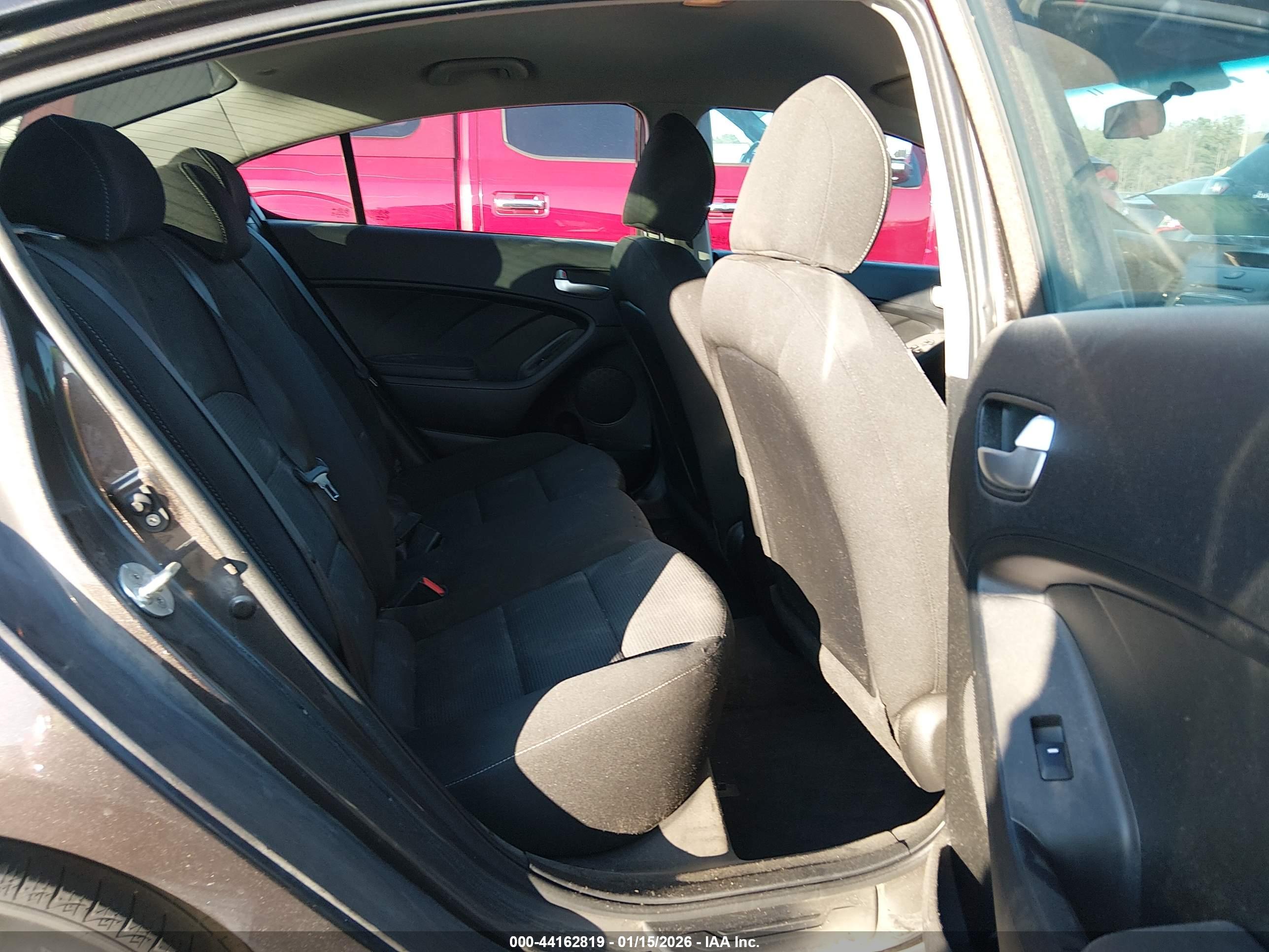 KIA FORTE image 8