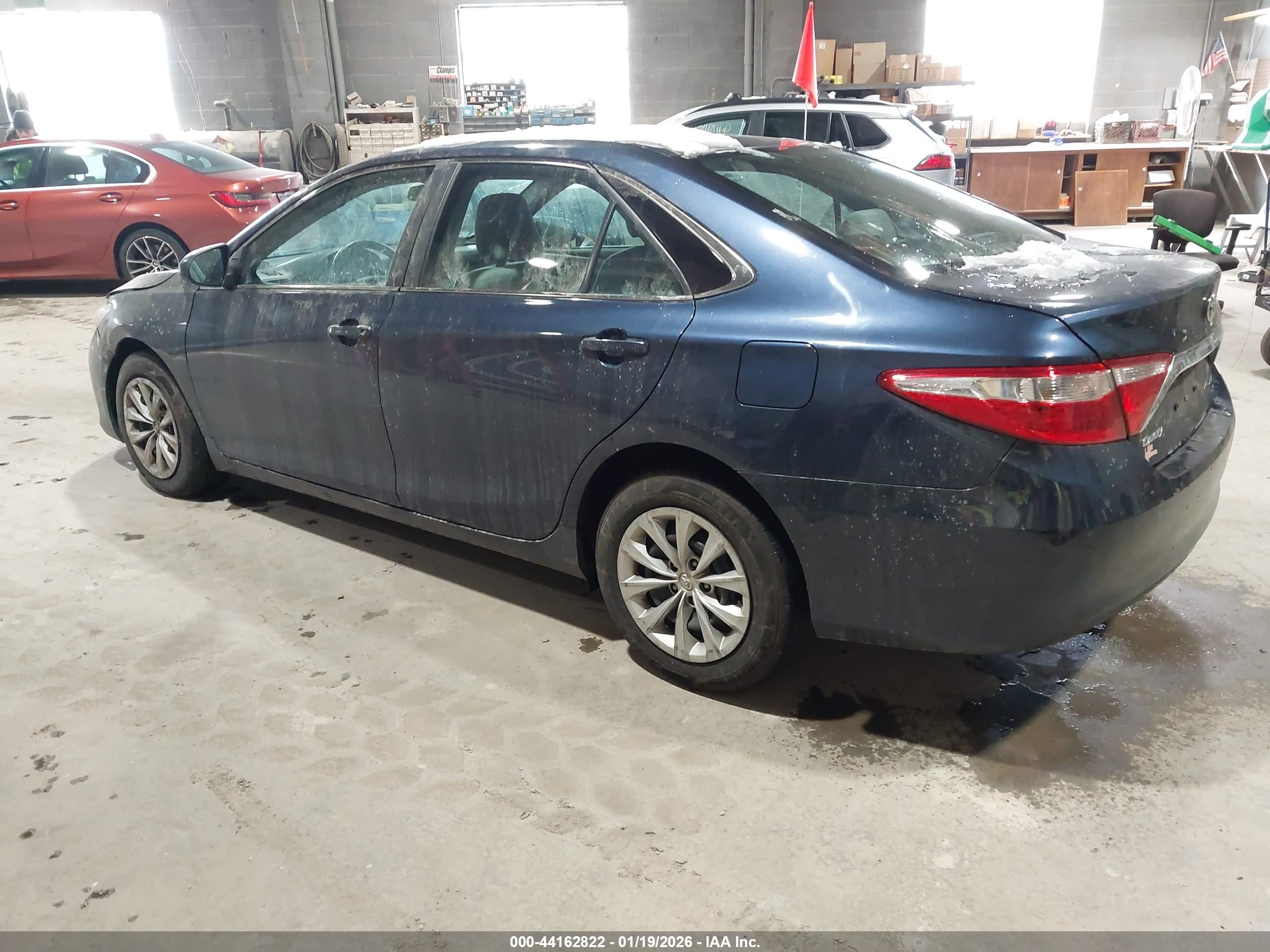 TOYOTA CAMRY image 3