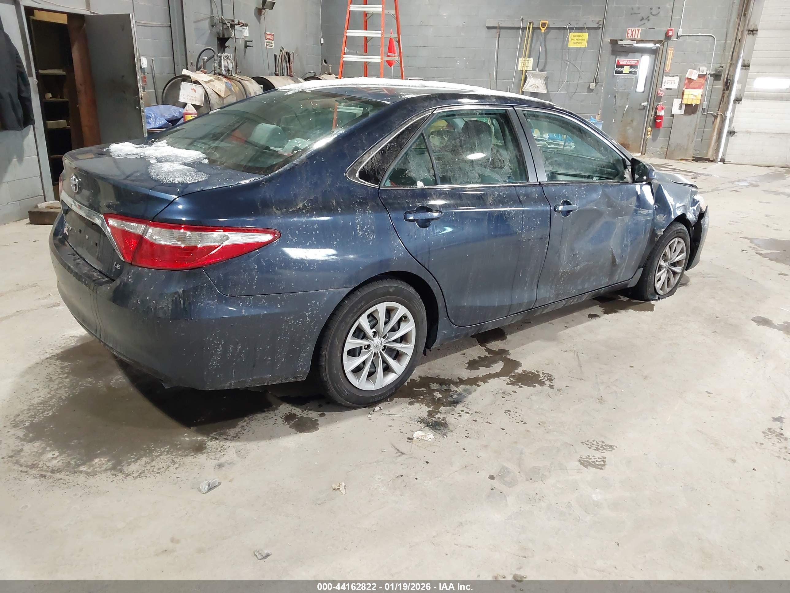 TOYOTA CAMRY image 4