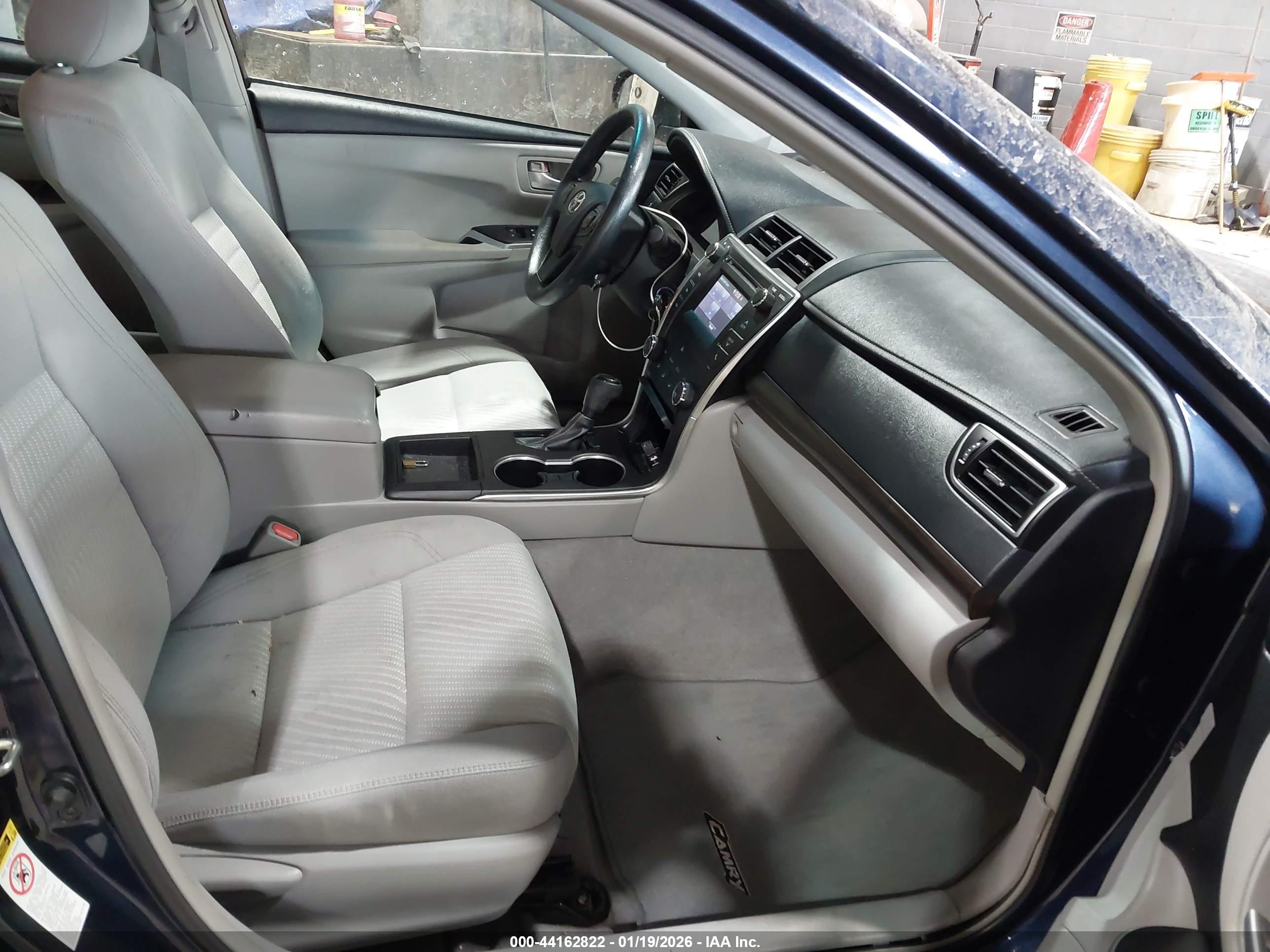 TOYOTA CAMRY image 5
