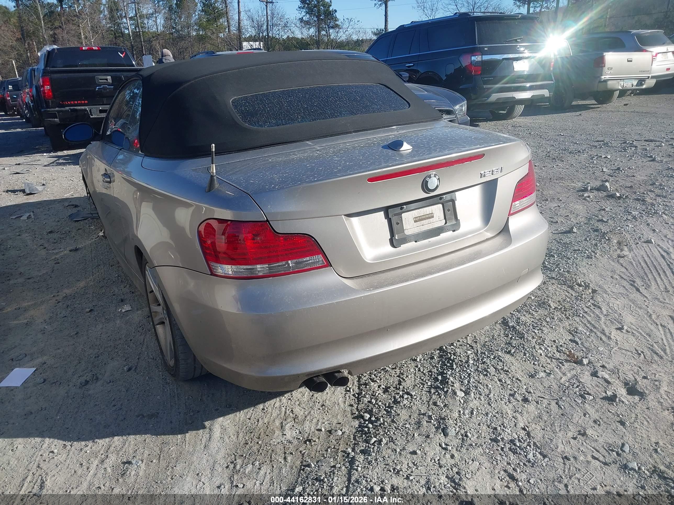 BMW 128I image 3