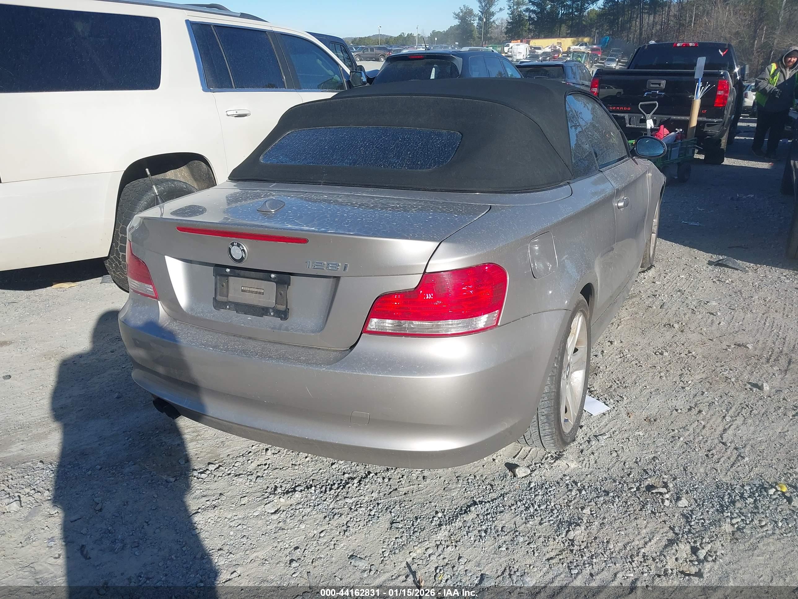 BMW 128I image 4