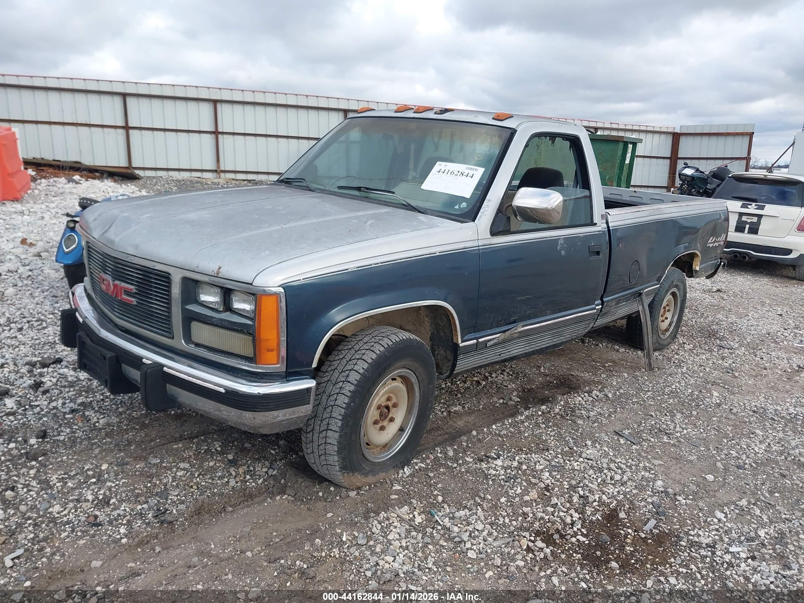 GMC GMT-400 image 2