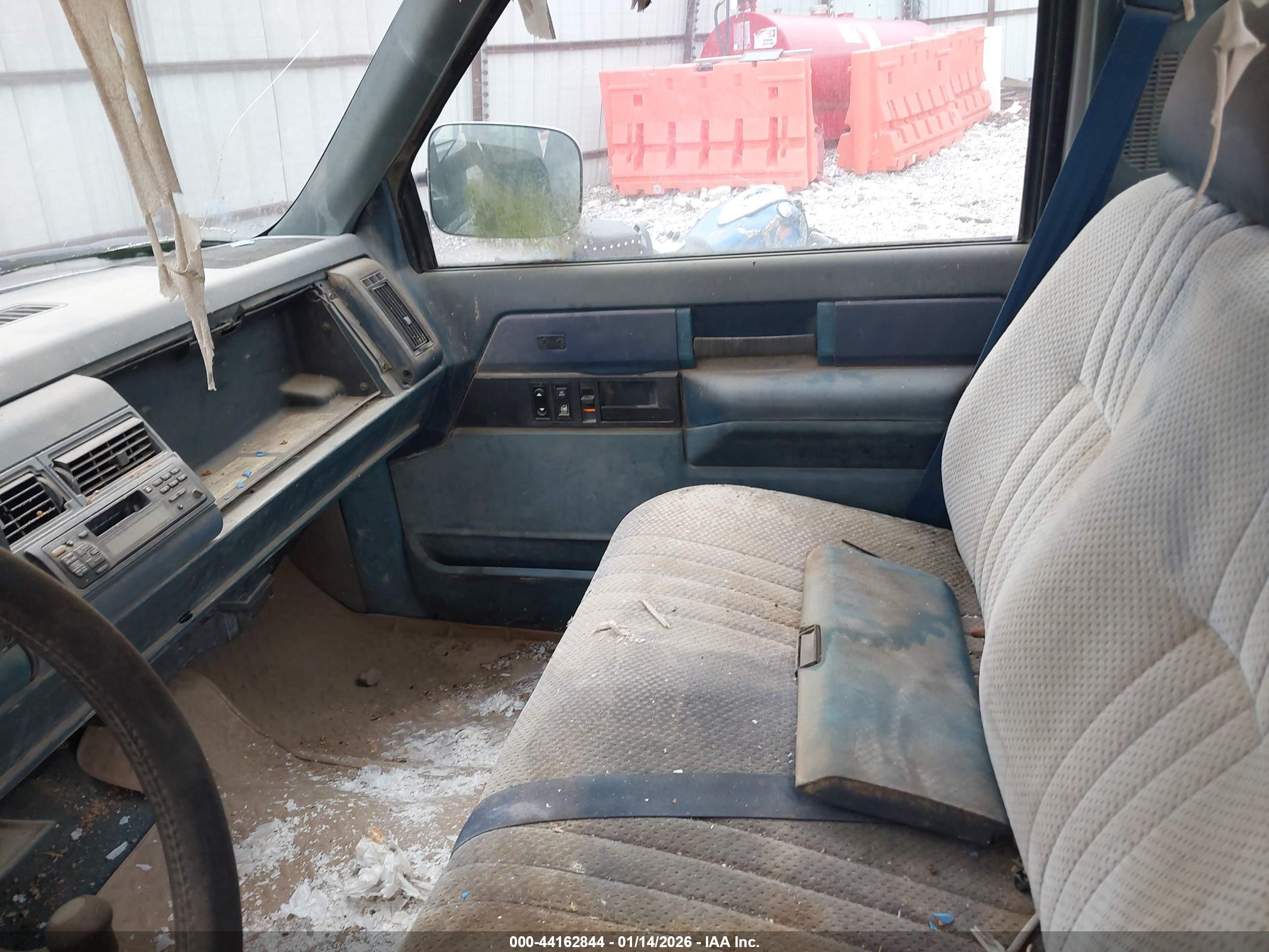 GMC GMT-400 image 8