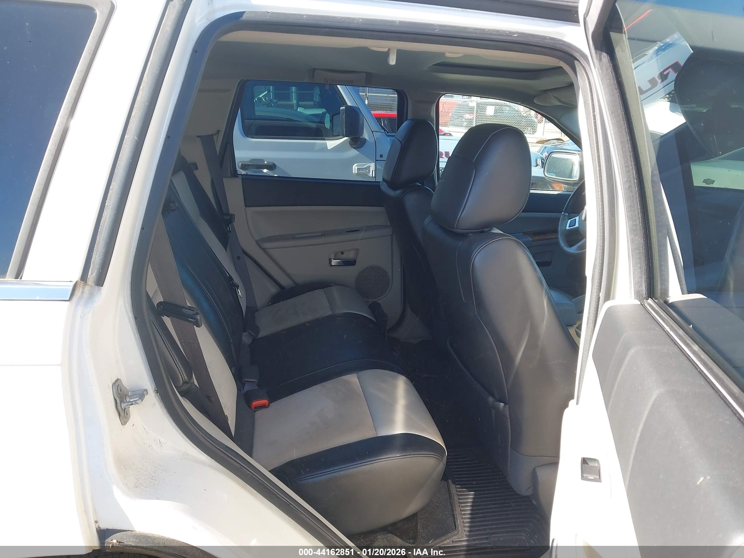 JEEP GRAND image 8