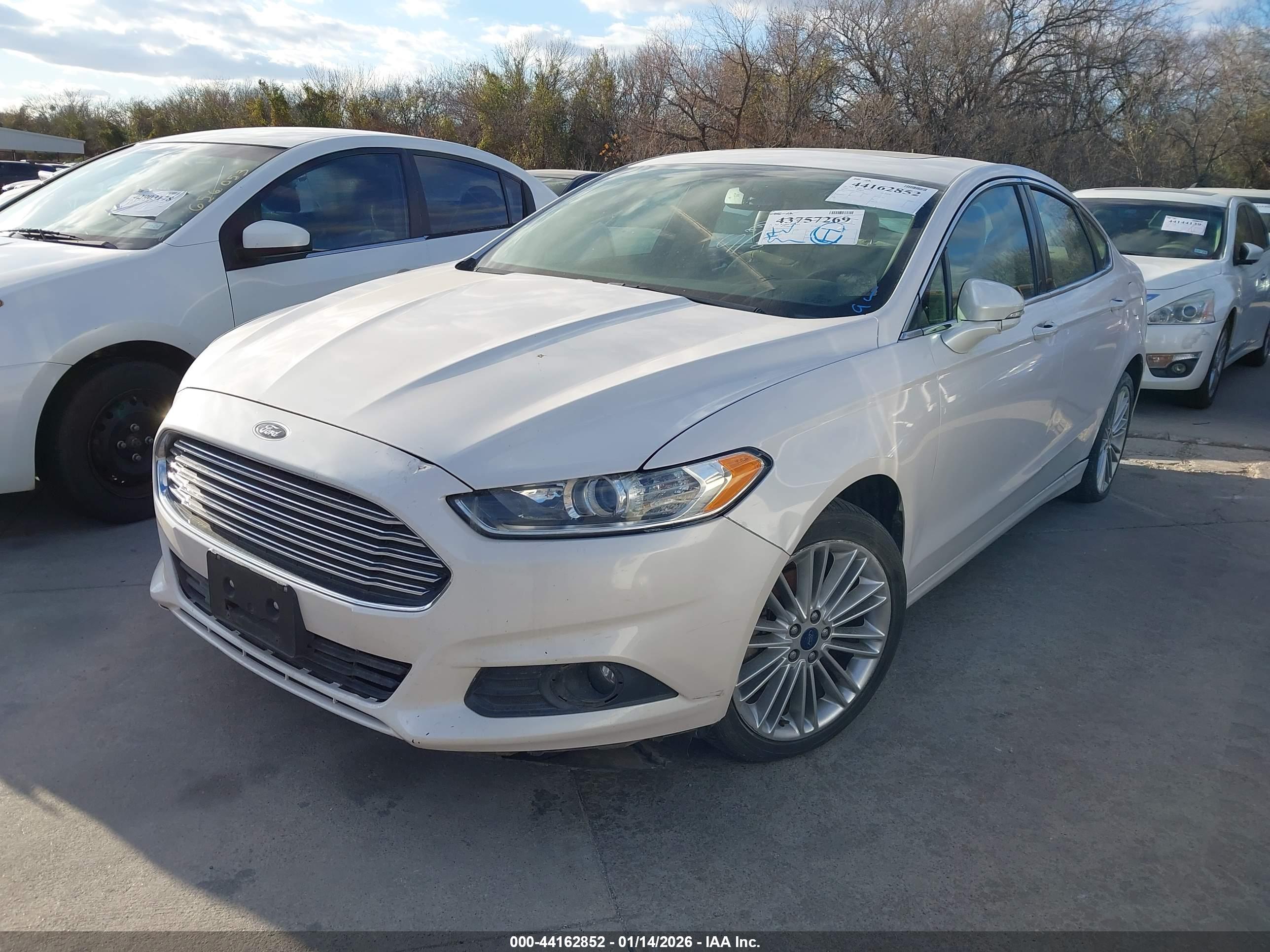 FORD FUSION image 2