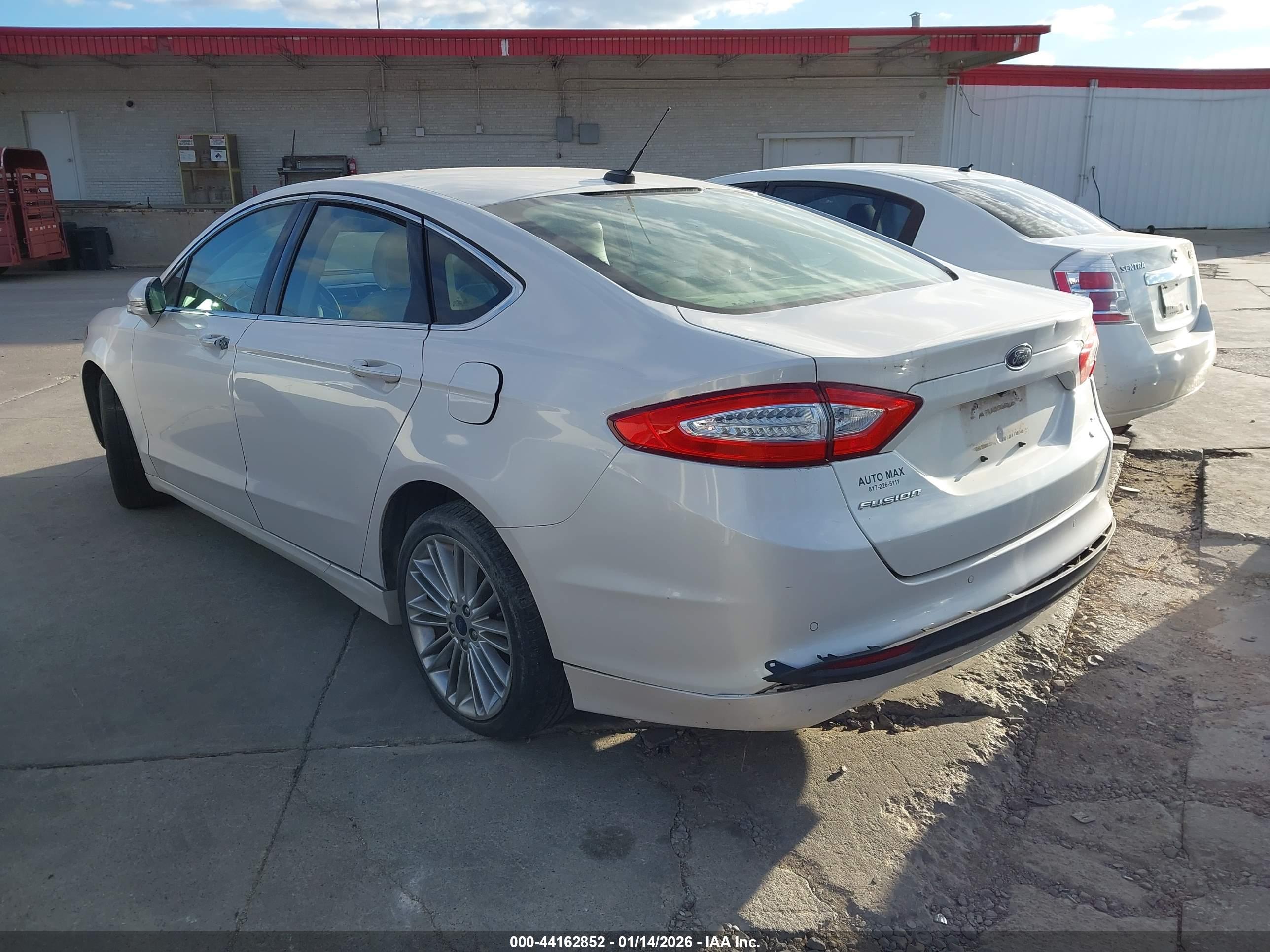 FORD FUSION image 3