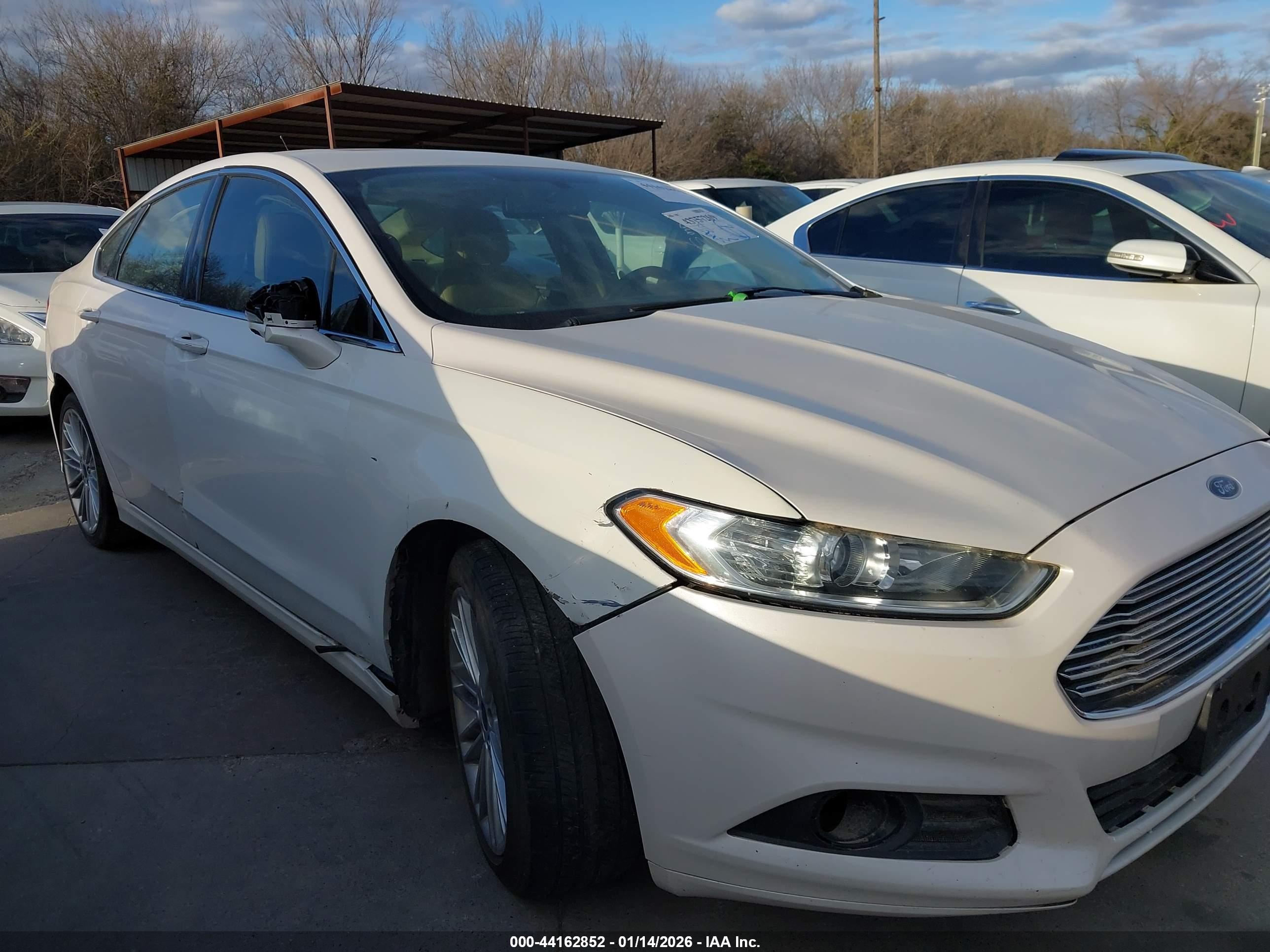 FORD FUSION image 6