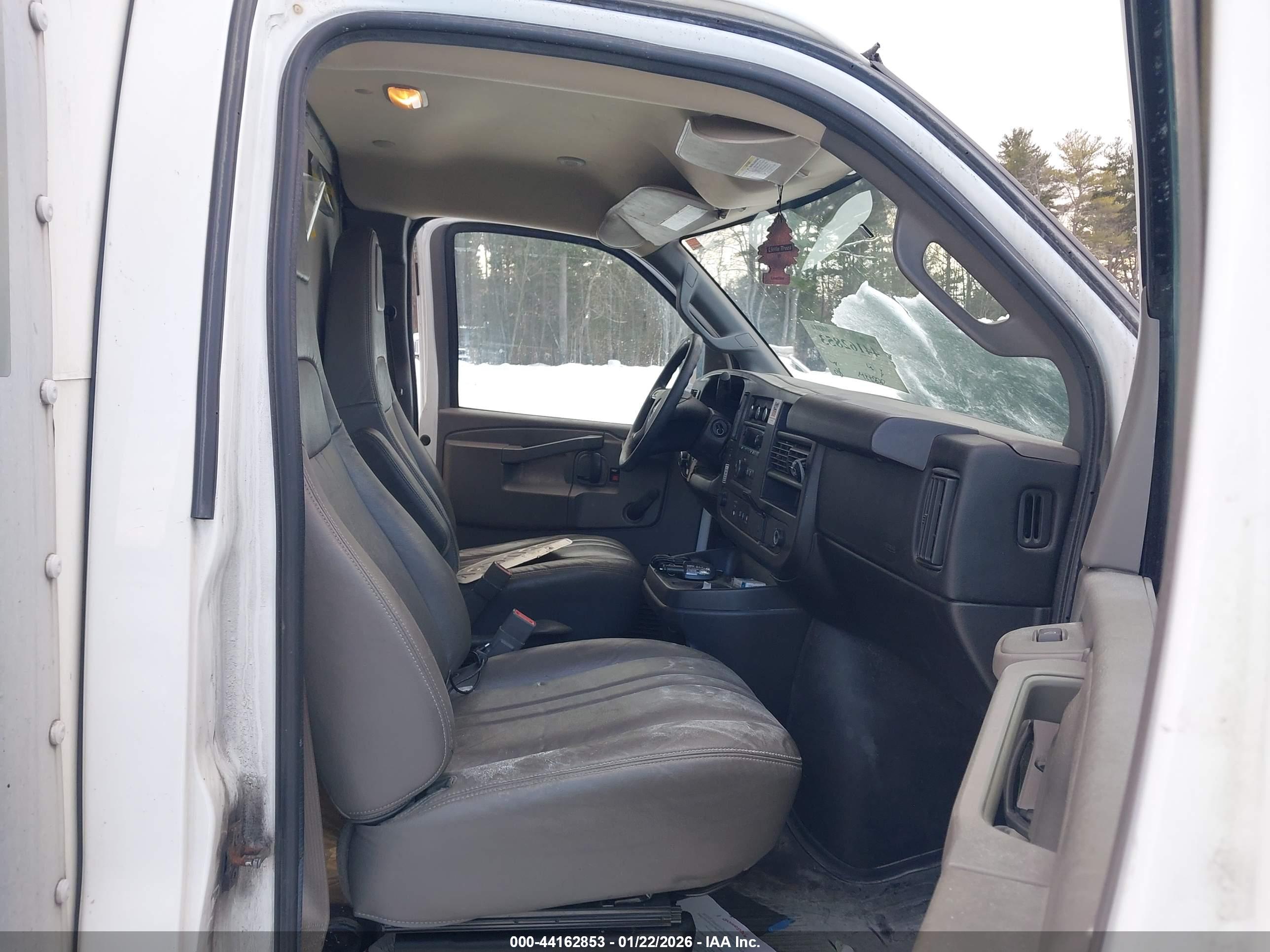 GMC SAVANA image 7