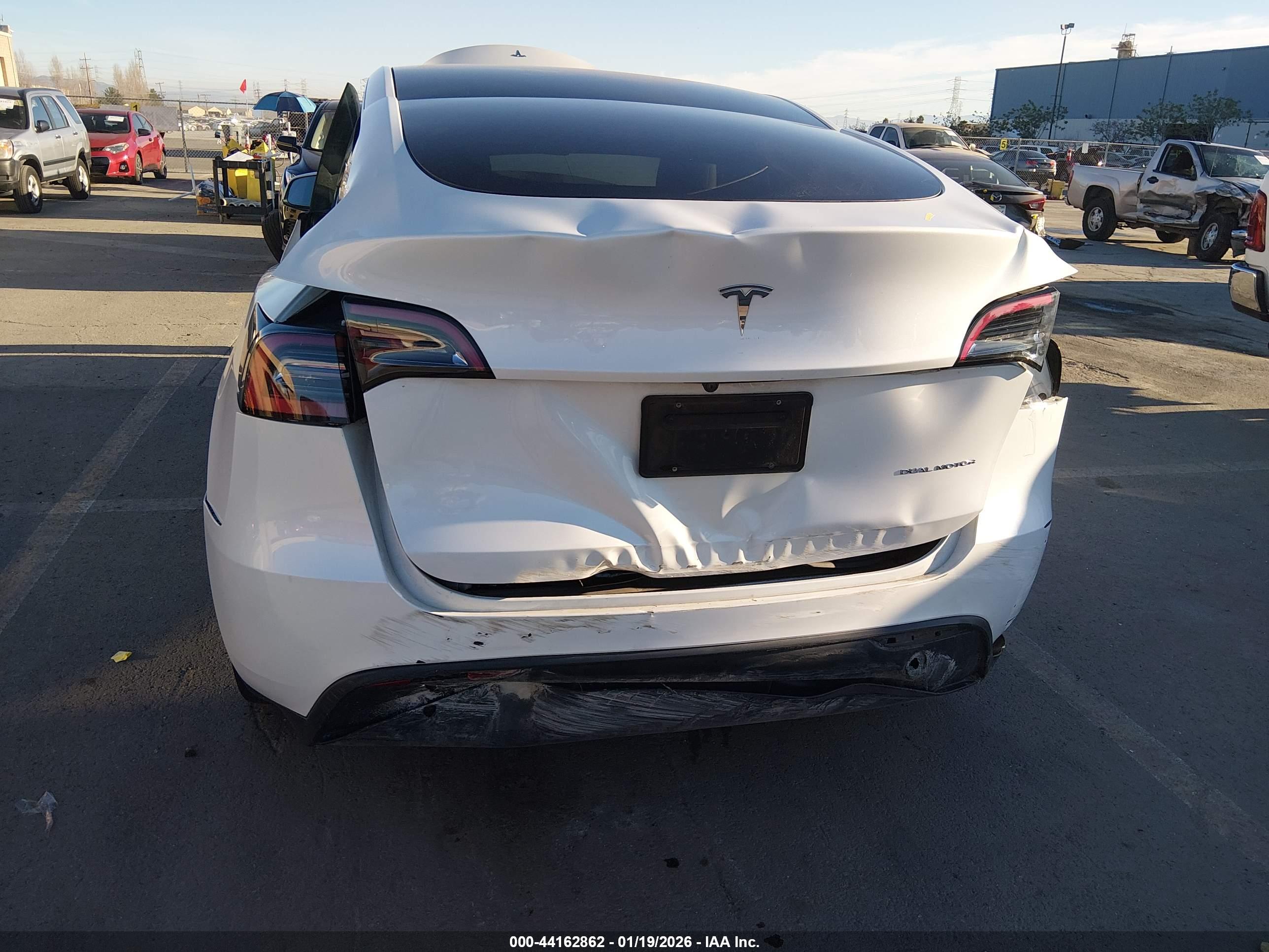 TESLA MODEL image 6