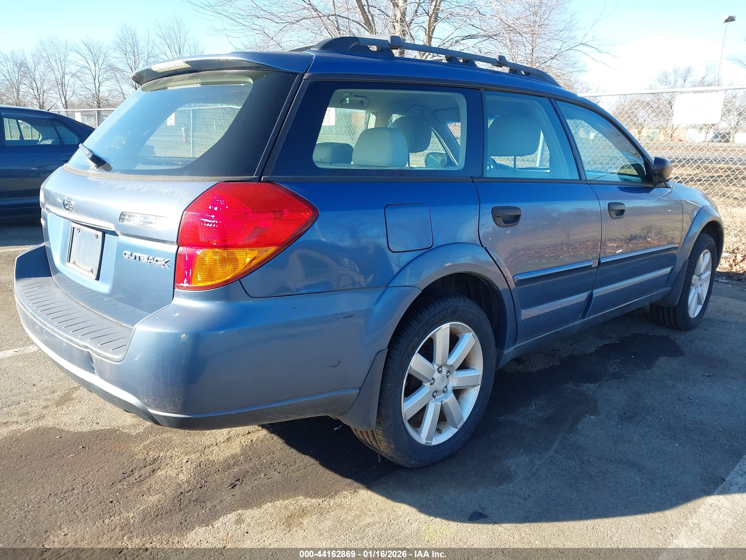 SUBARU OUTBACK image 4