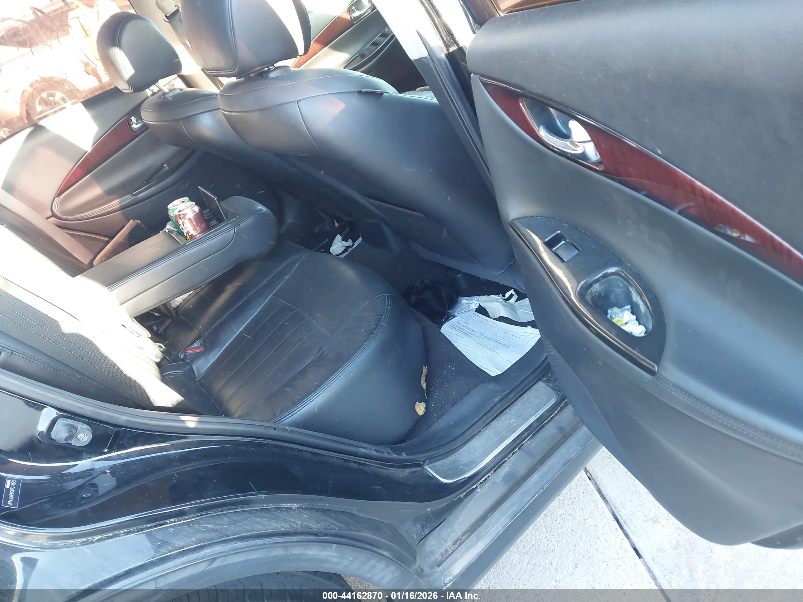 INFINITI EX35 image 8