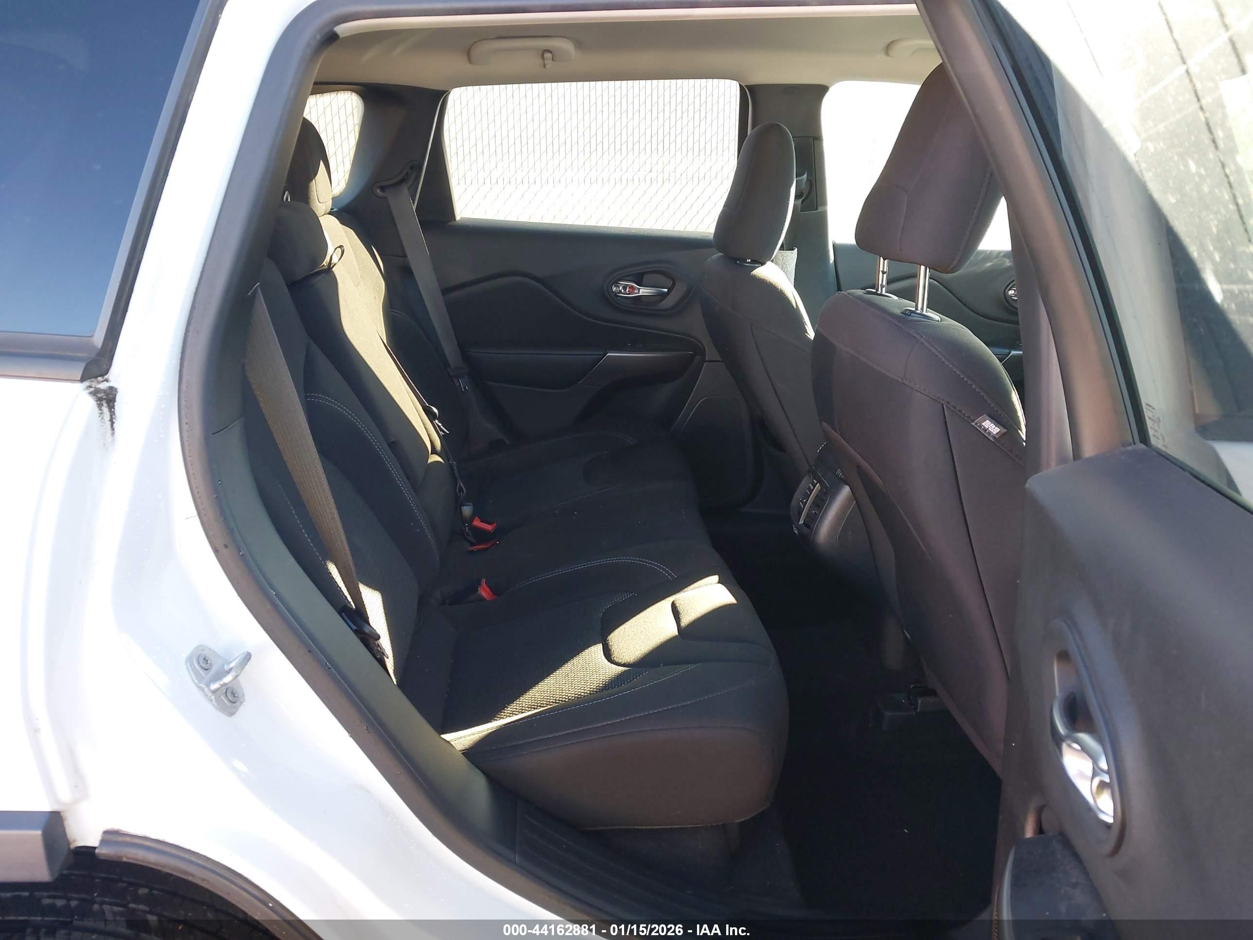 JEEP CHEROKEE image 8