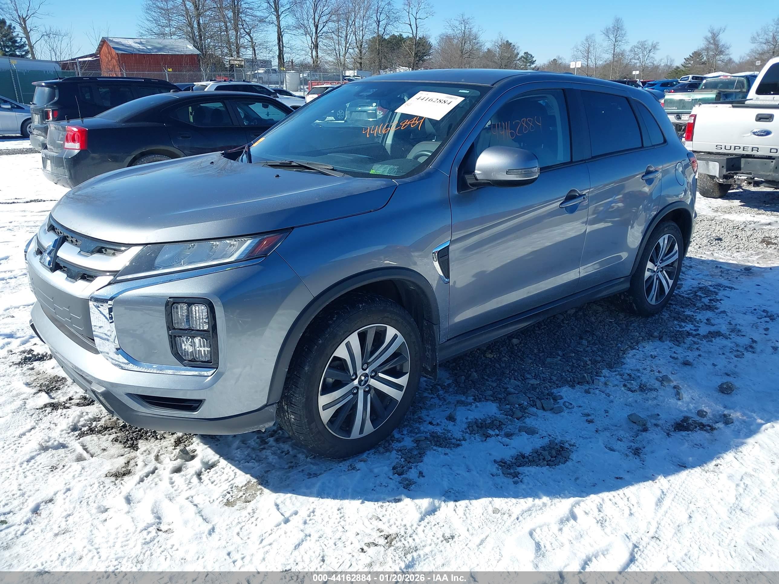 MITSUBISHI OUTLANDER image 2