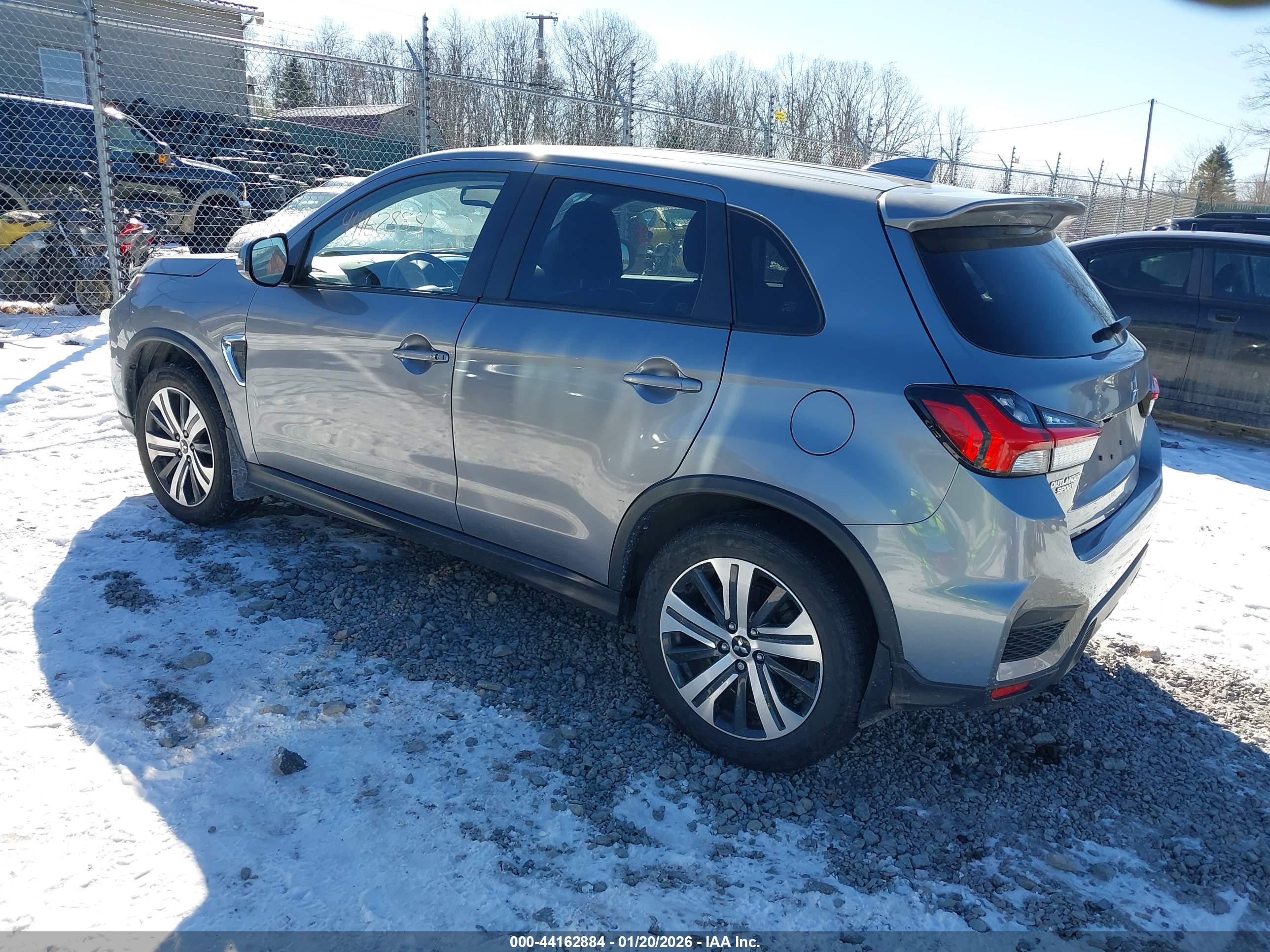 MITSUBISHI OUTLANDER image 3