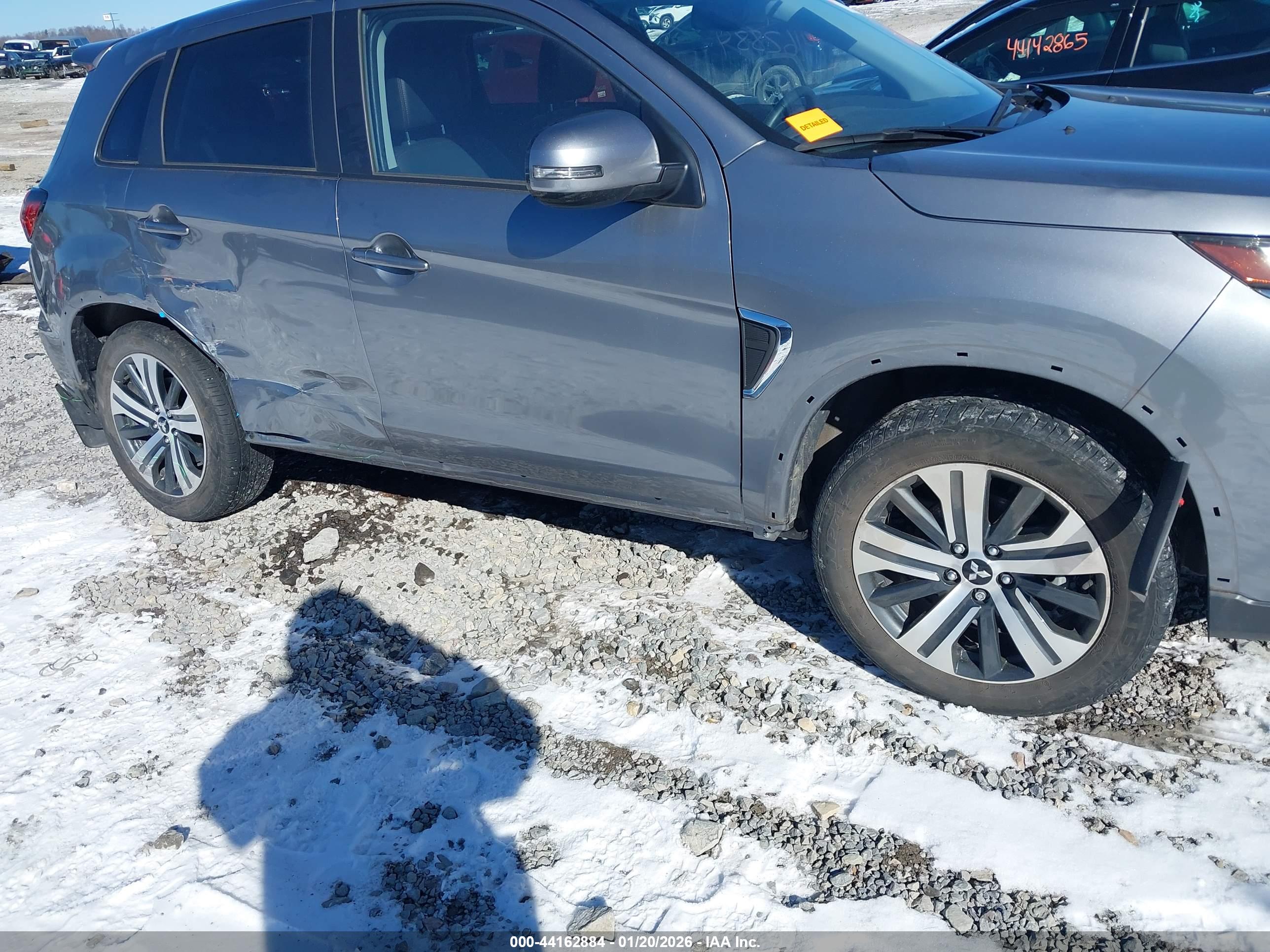 MITSUBISHI OUTLANDER image 6