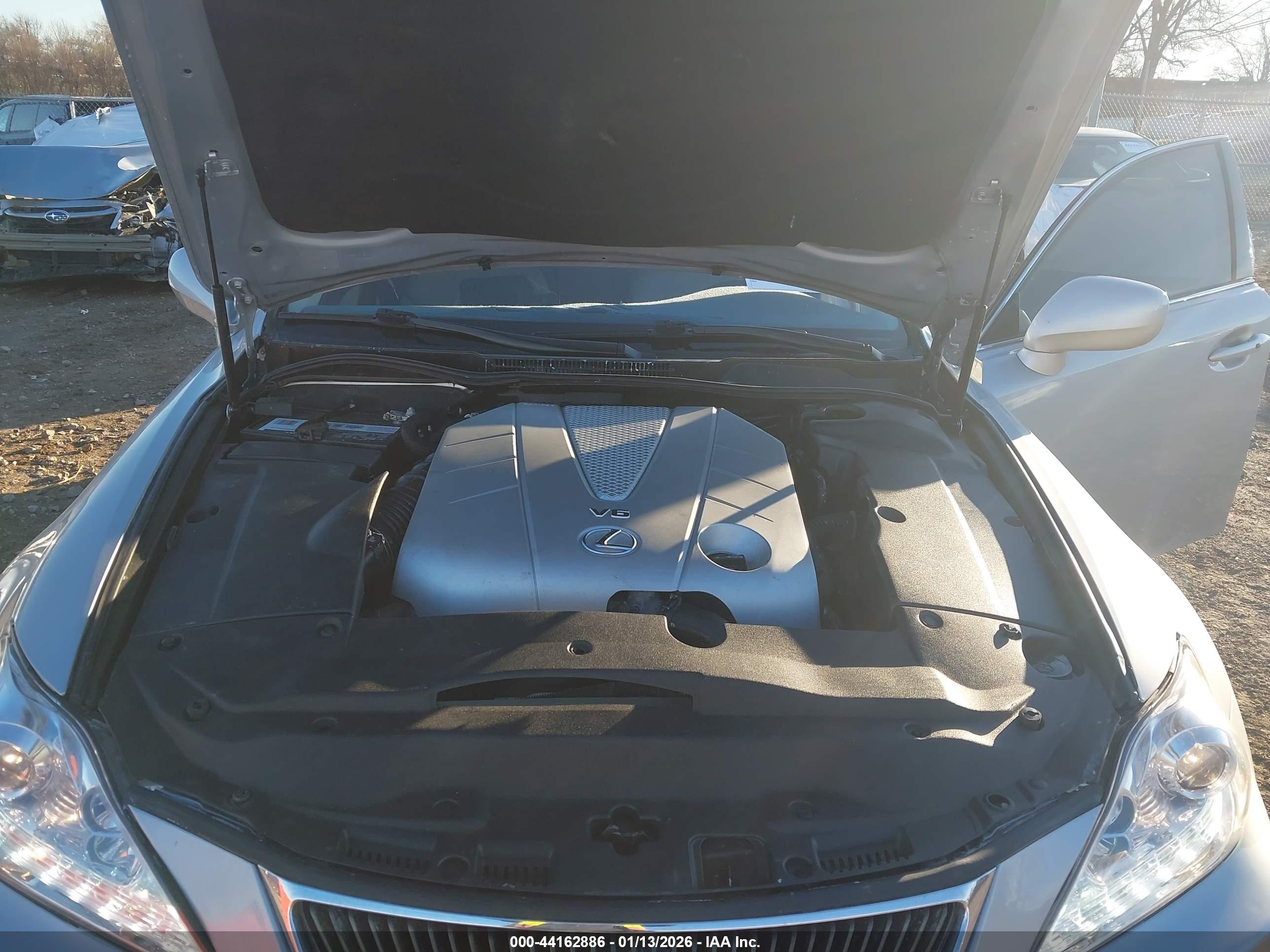 LEXUS IS image 10