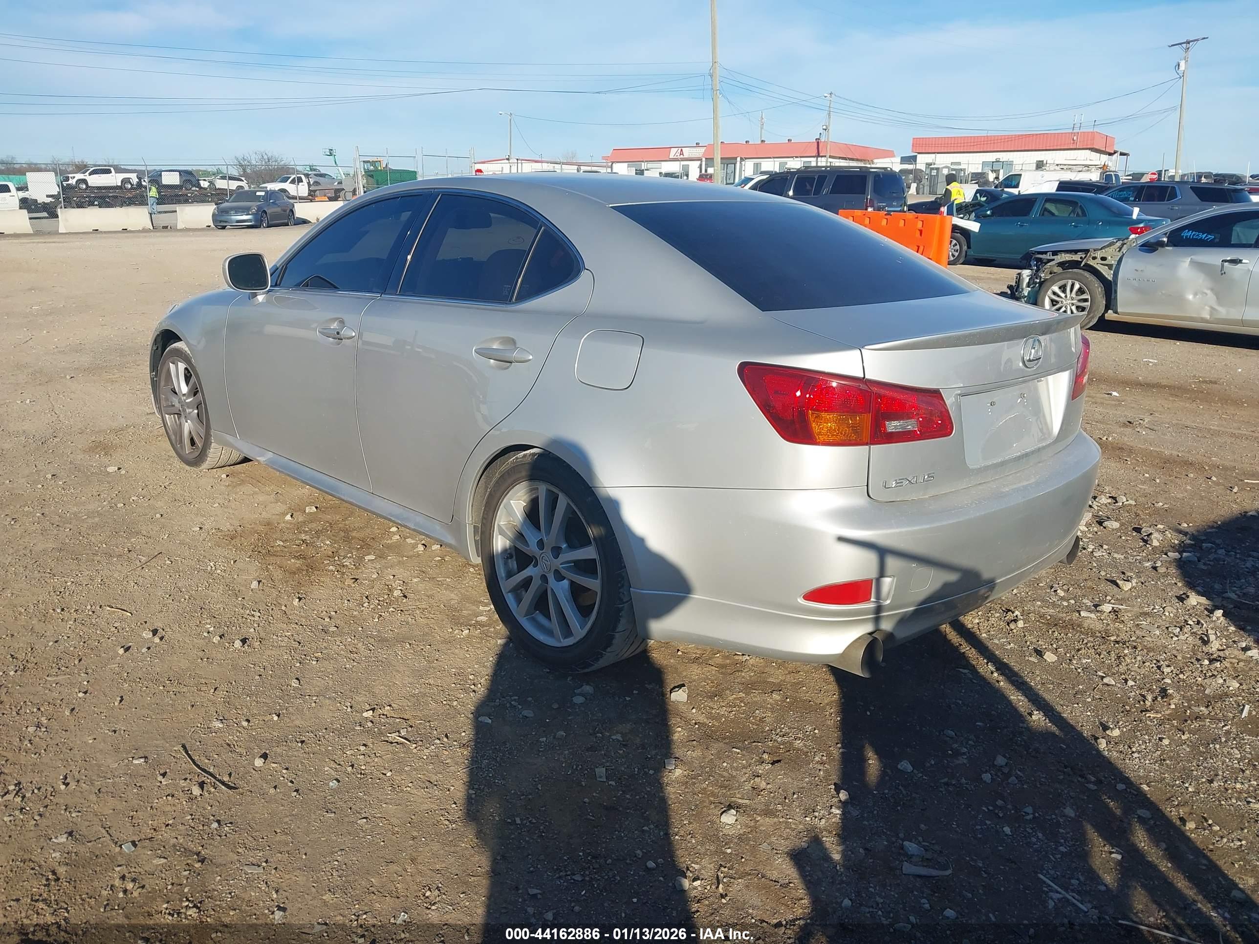 LEXUS IS image 3