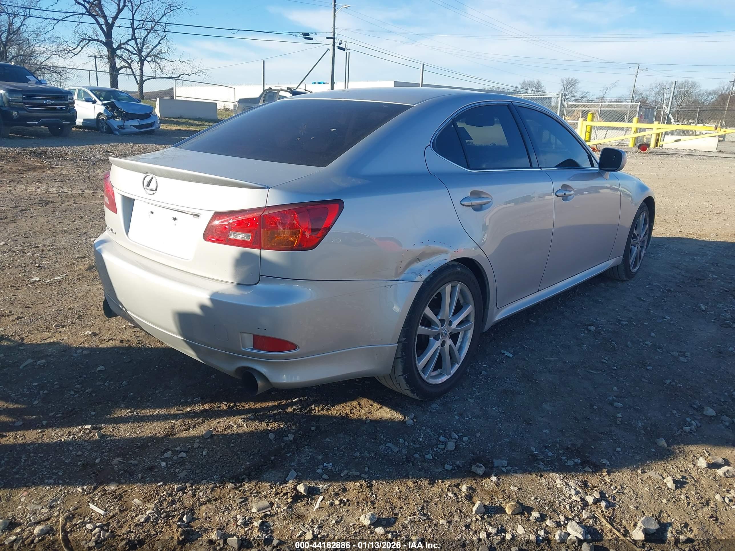 LEXUS IS image 4