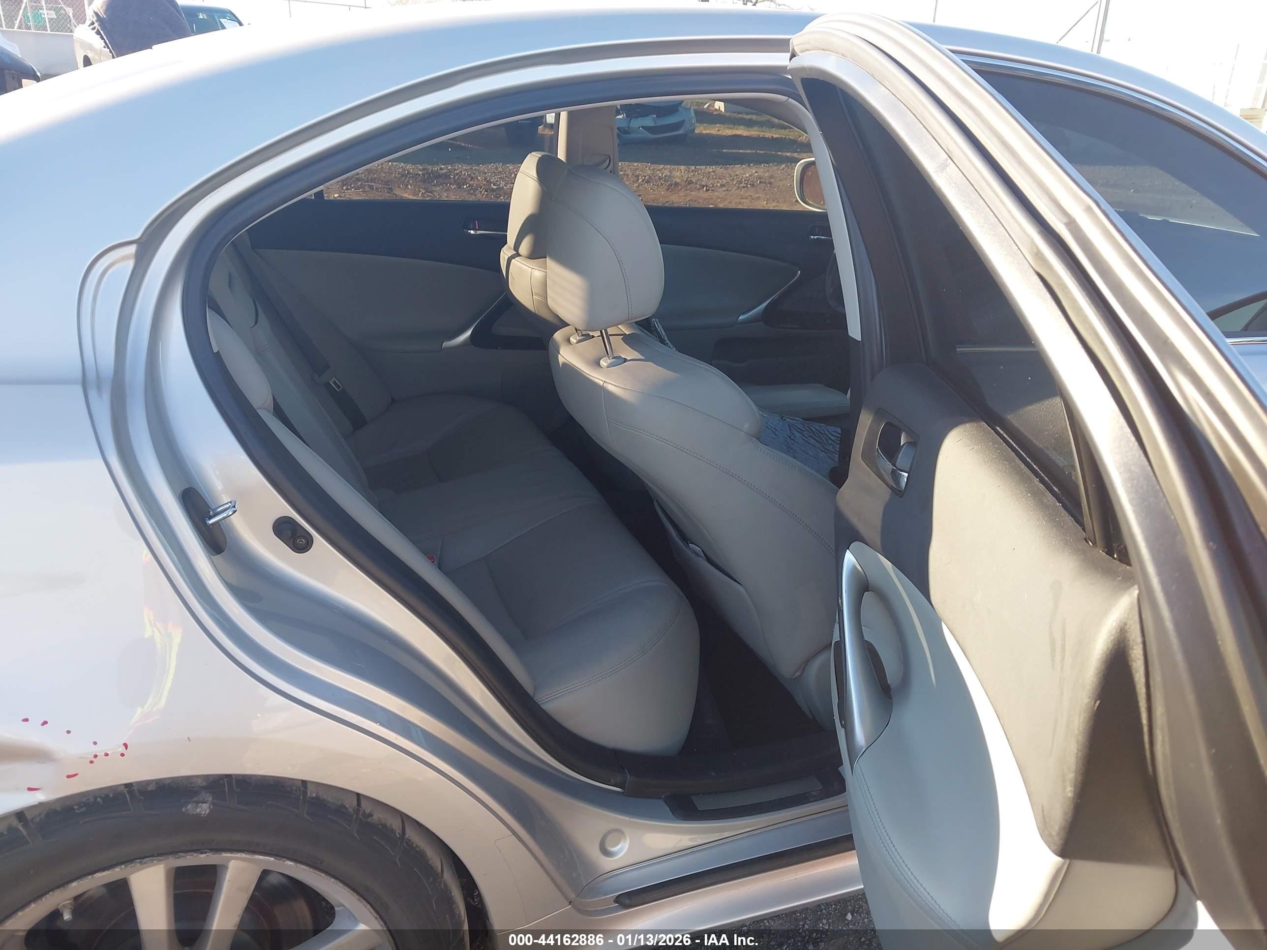 LEXUS IS image 8