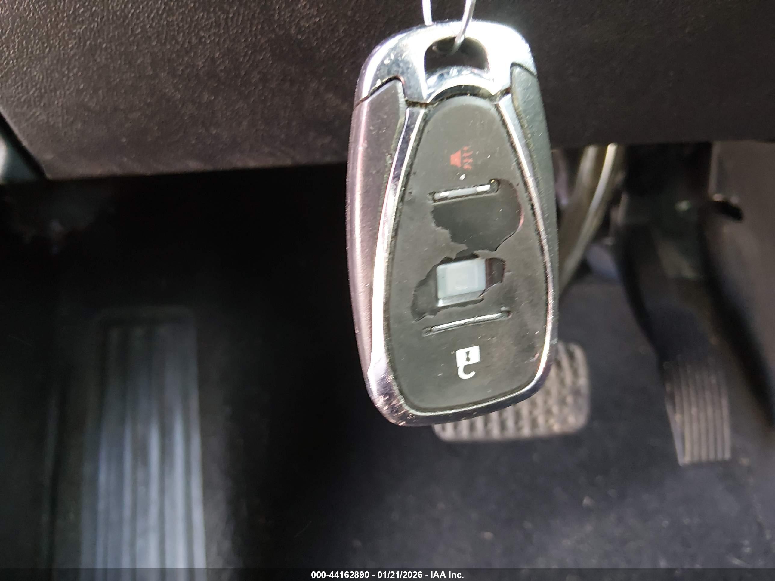 CHEVROLET EQUINOX image 11