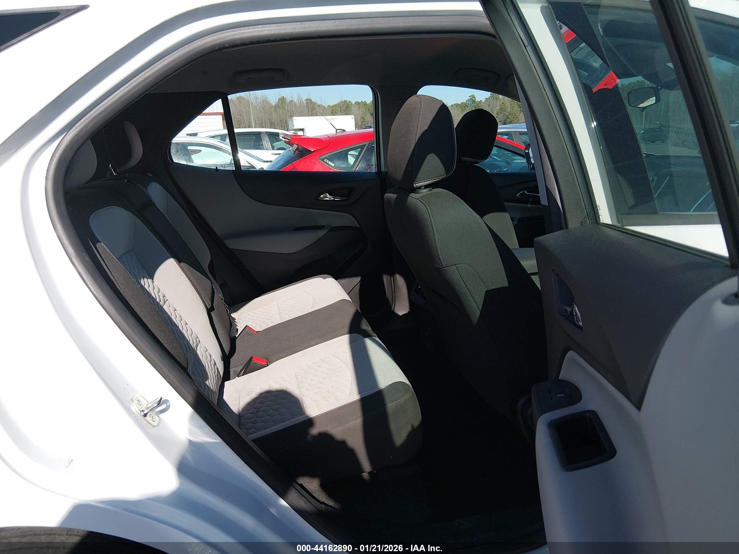 CHEVROLET EQUINOX image 8