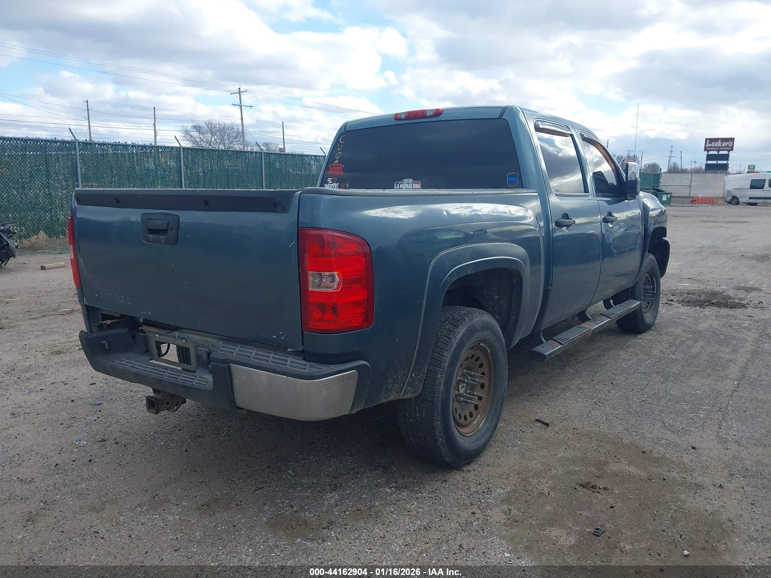 CHEVROLET SILVERADO image 4