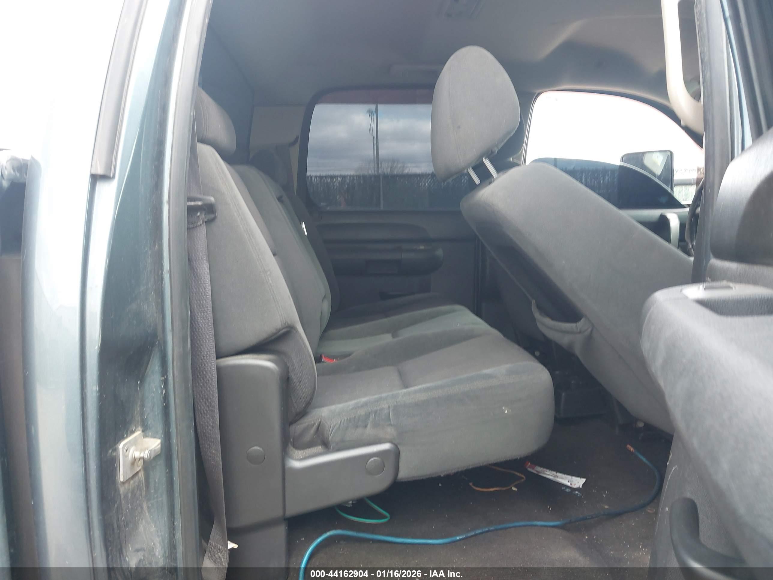 CHEVROLET SILVERADO image 8