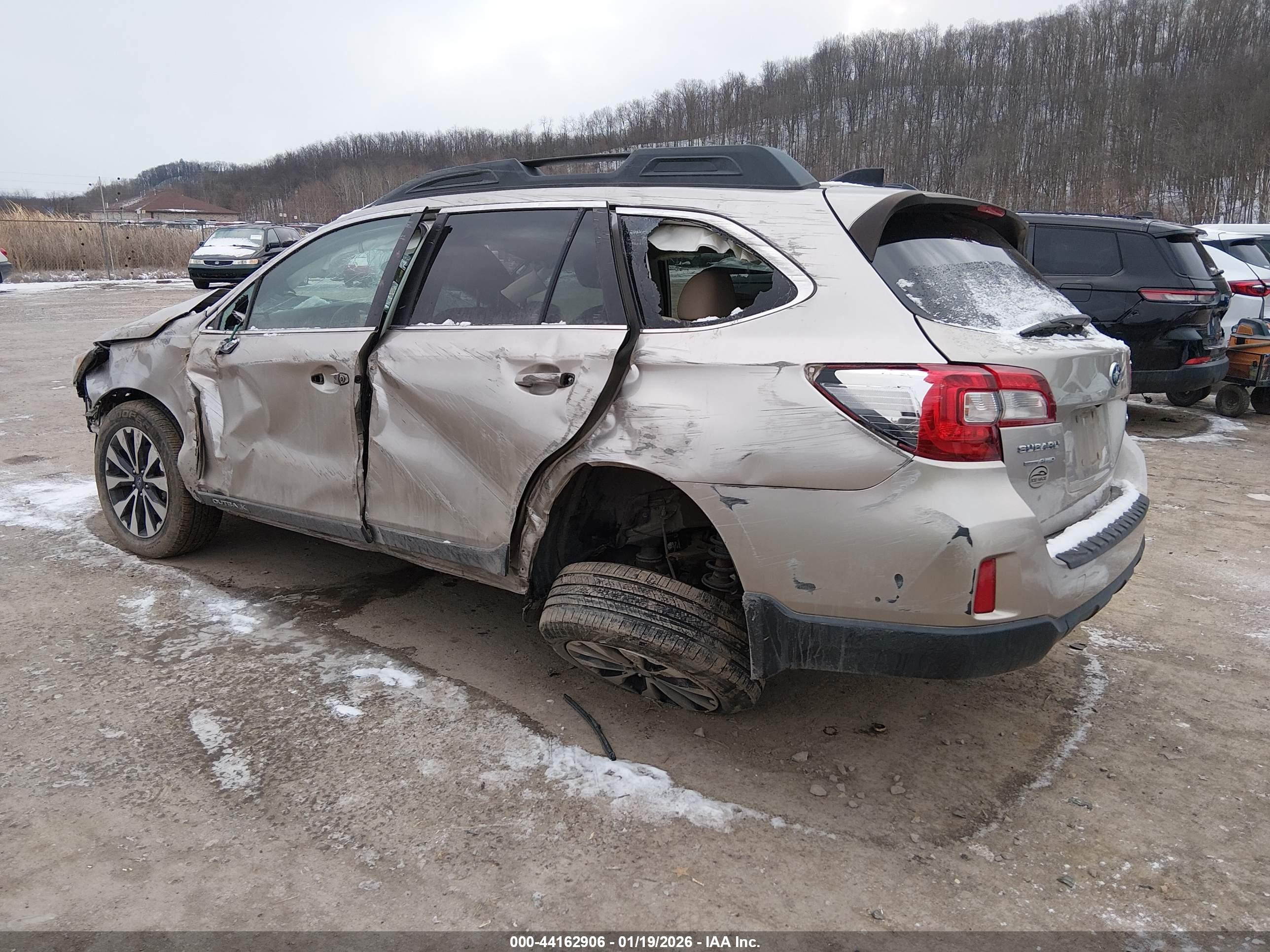 SUBARU OUTBACK image 3