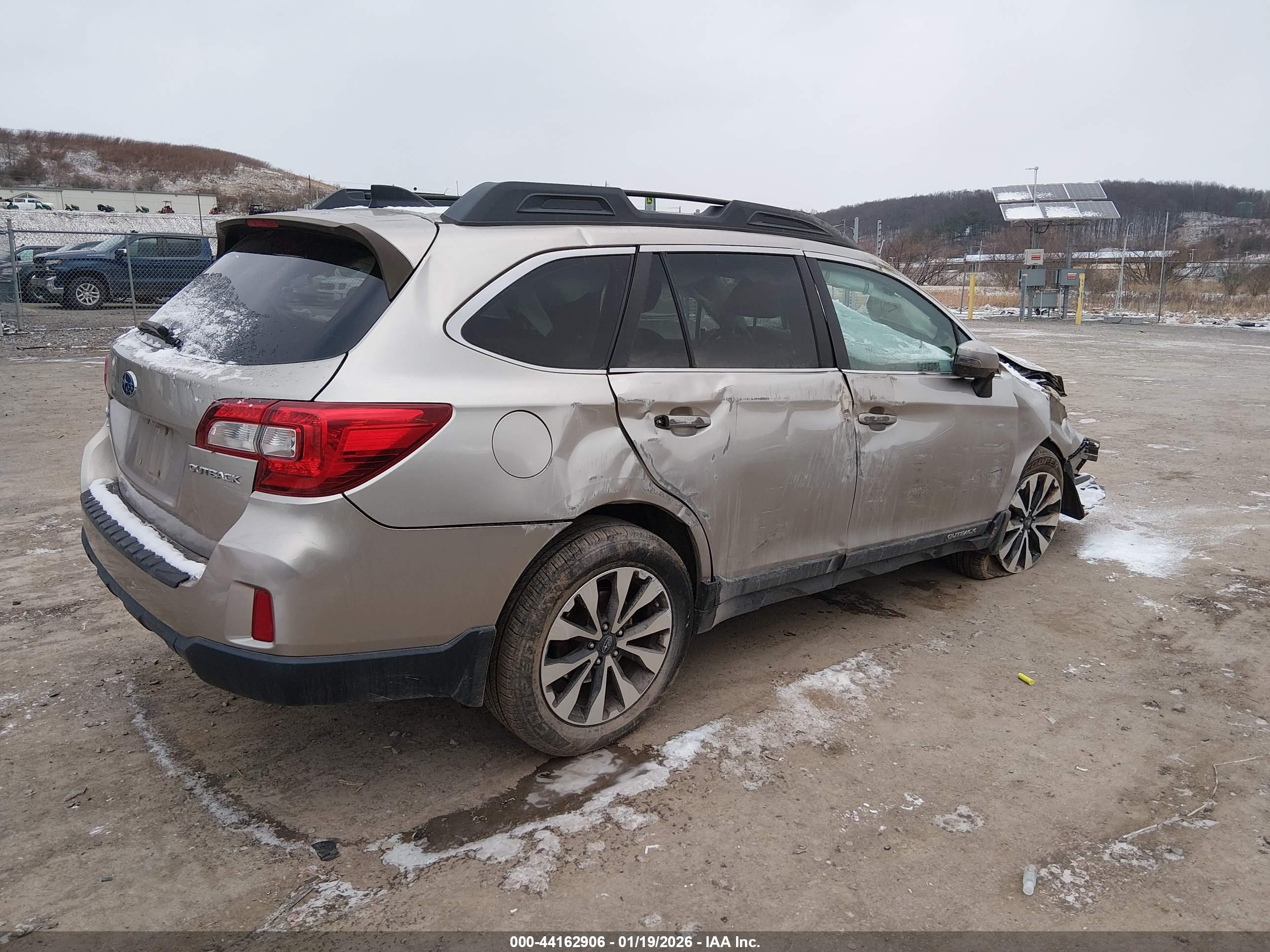 SUBARU OUTBACK image 4
