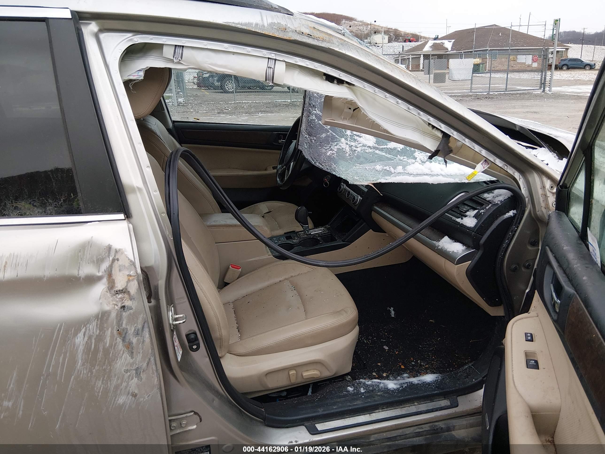 SUBARU OUTBACK image 5