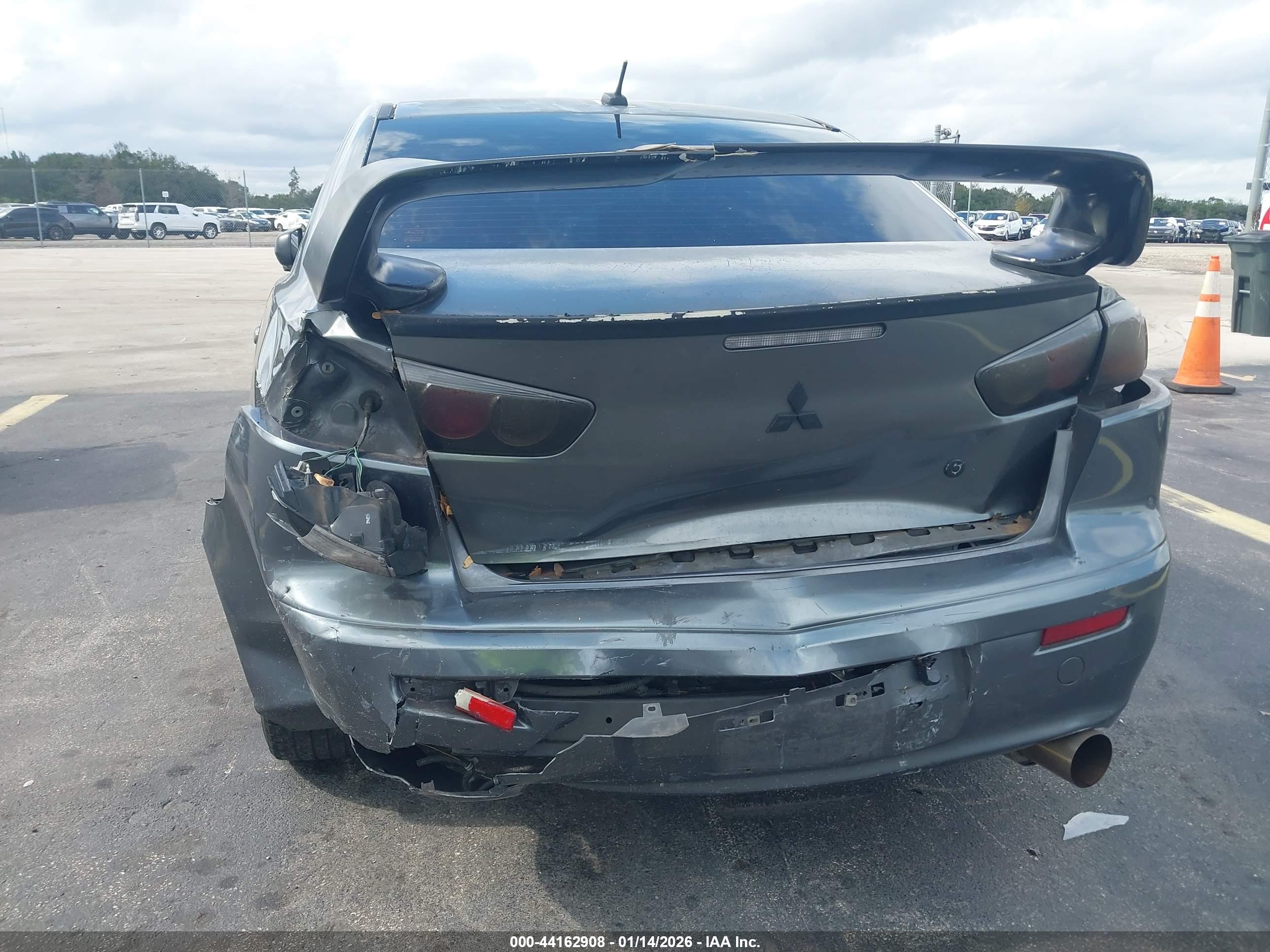 MITSUBISHI LANCER image 6
