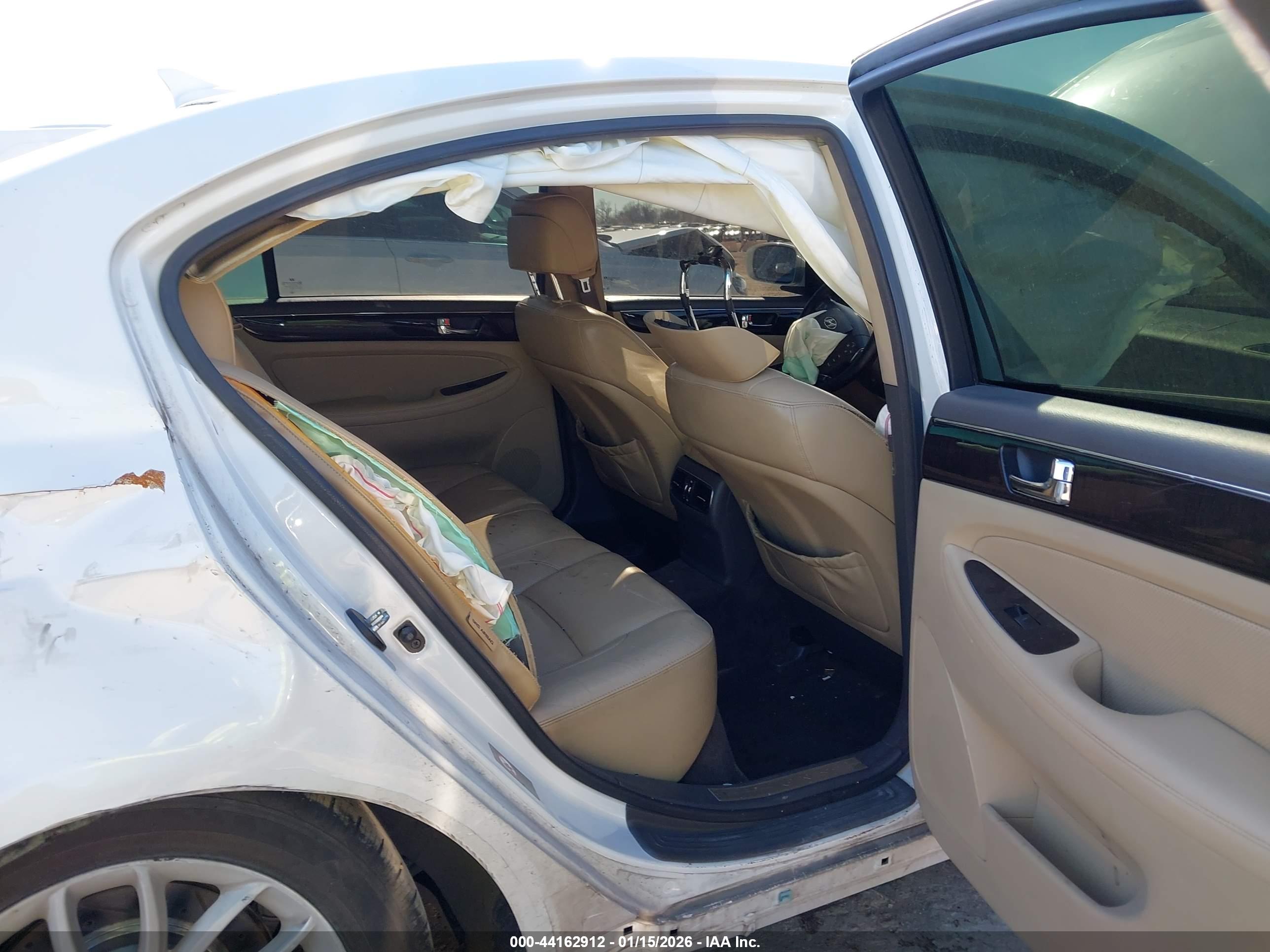 HYUNDAI GENESIS image 8
