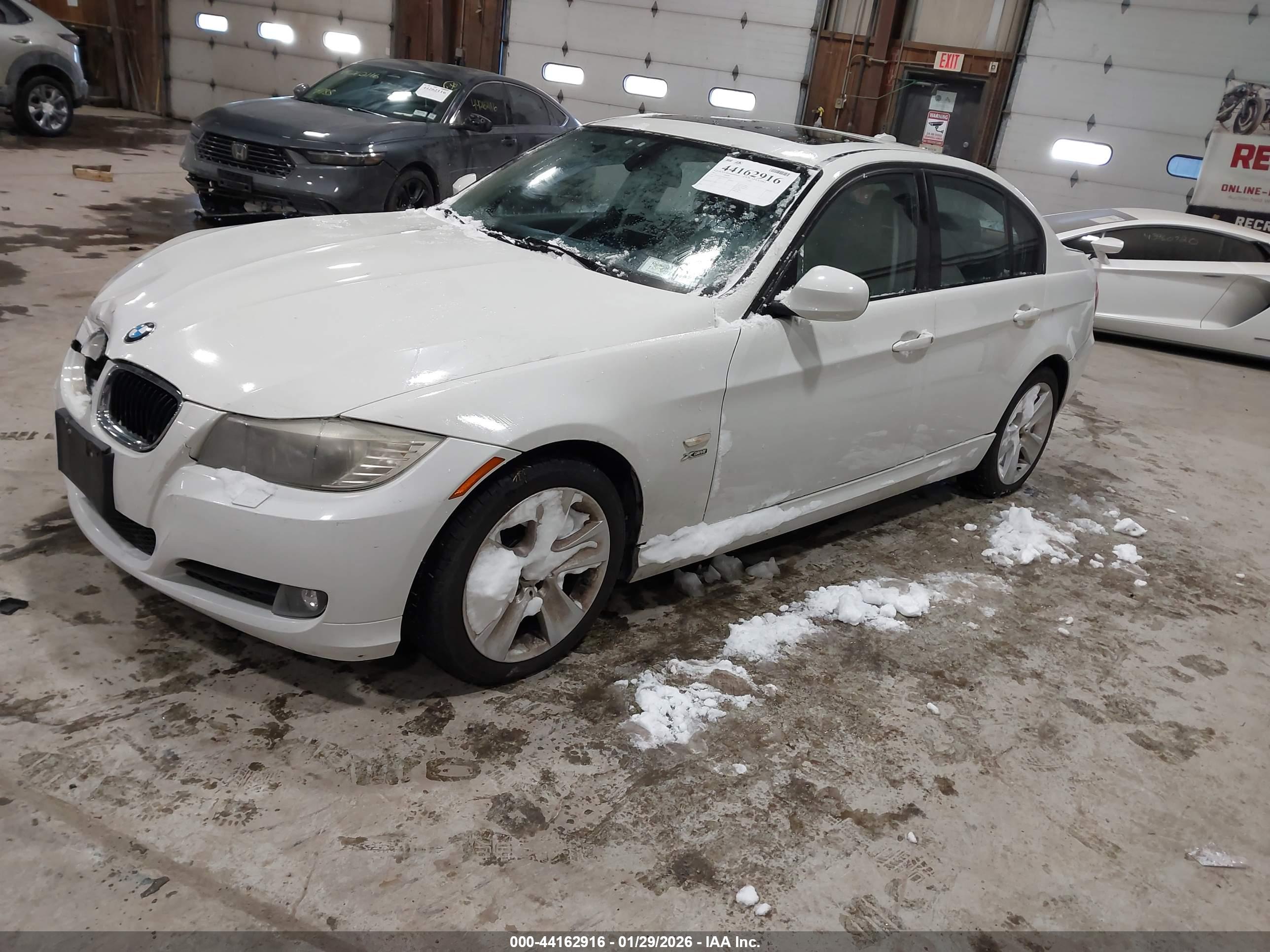 BMW 328I image 2
