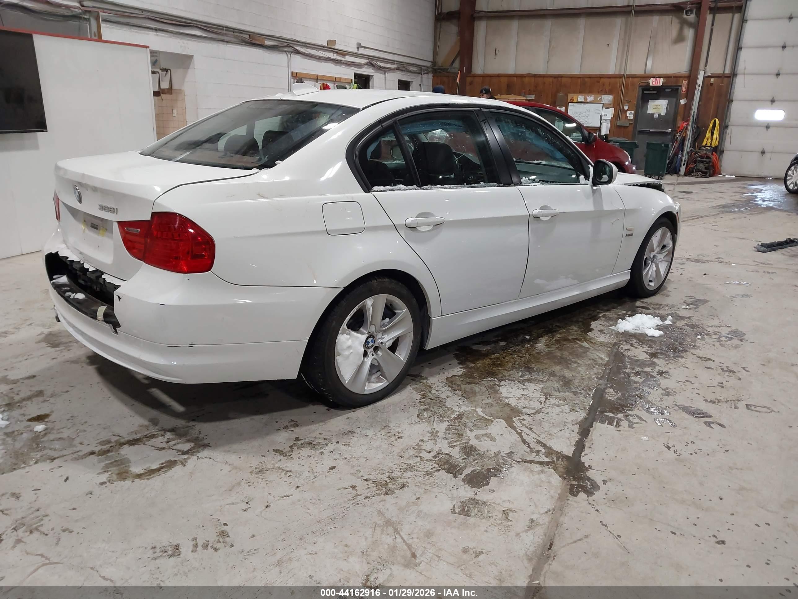 BMW 328I image 4