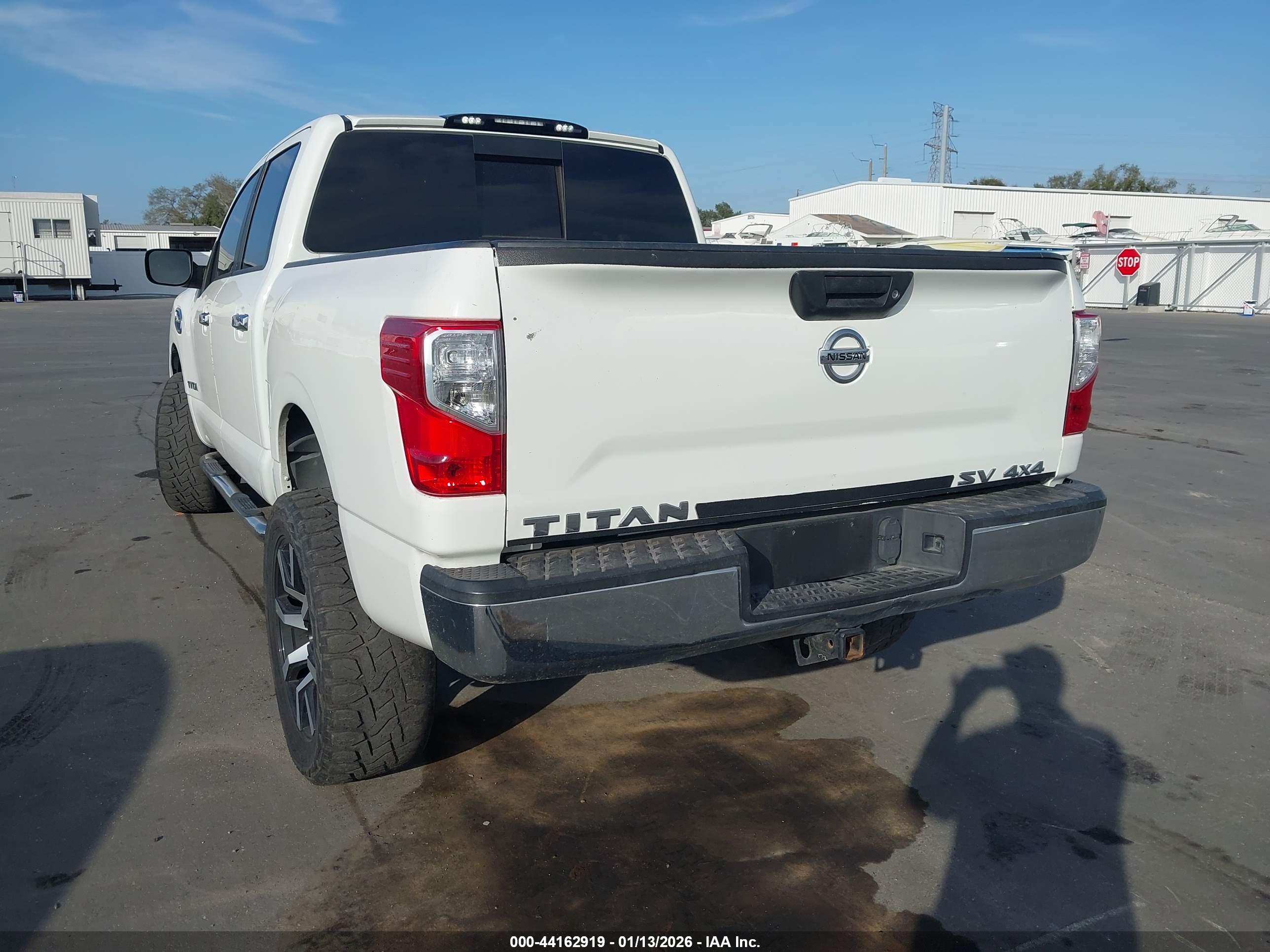 NISSAN TITAN image 3