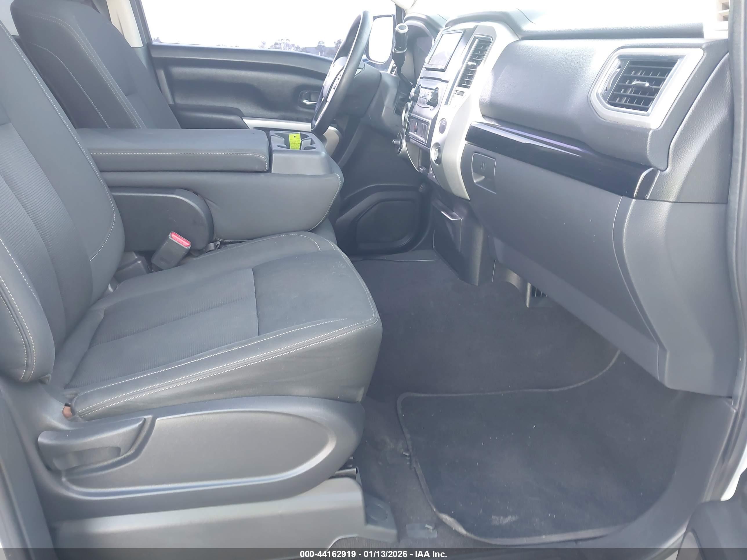 NISSAN TITAN image 5