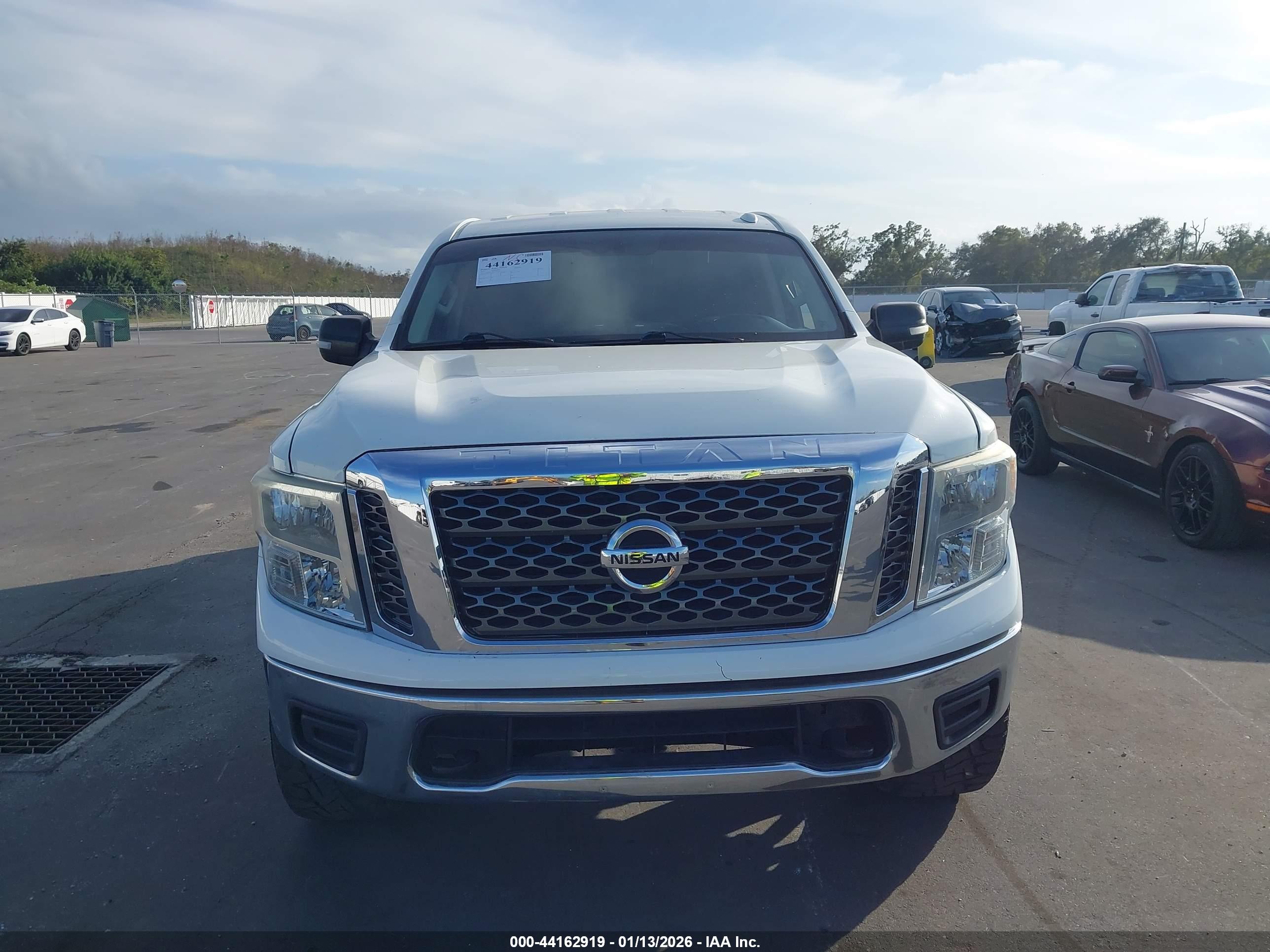 NISSAN TITAN image 6
