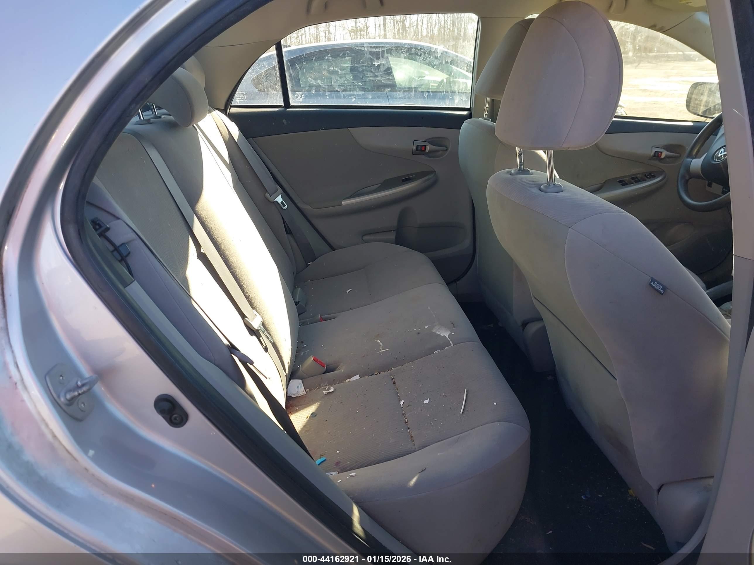 TOYOTA COROLLA image 8