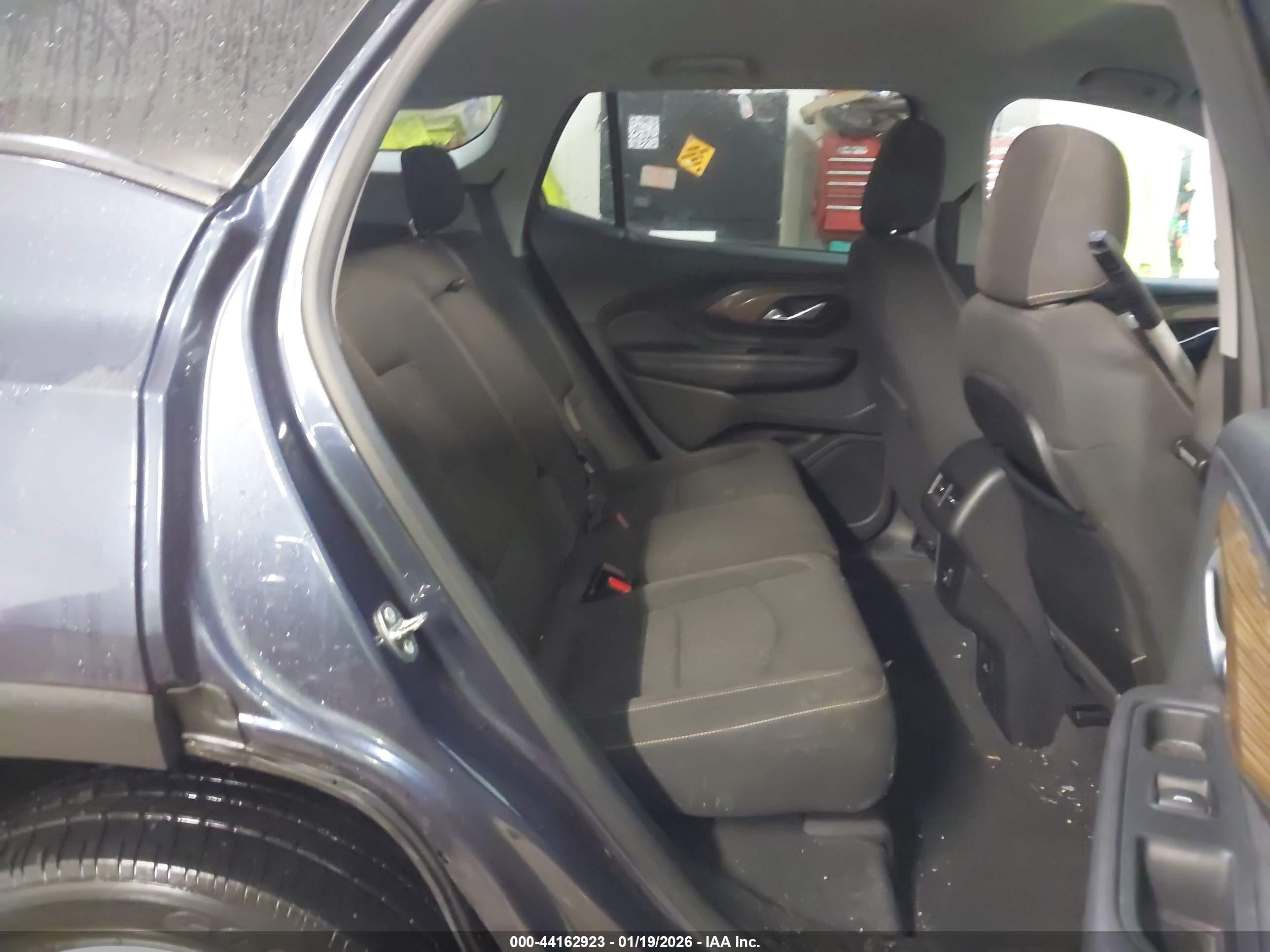 GMC TERRAIN image 8