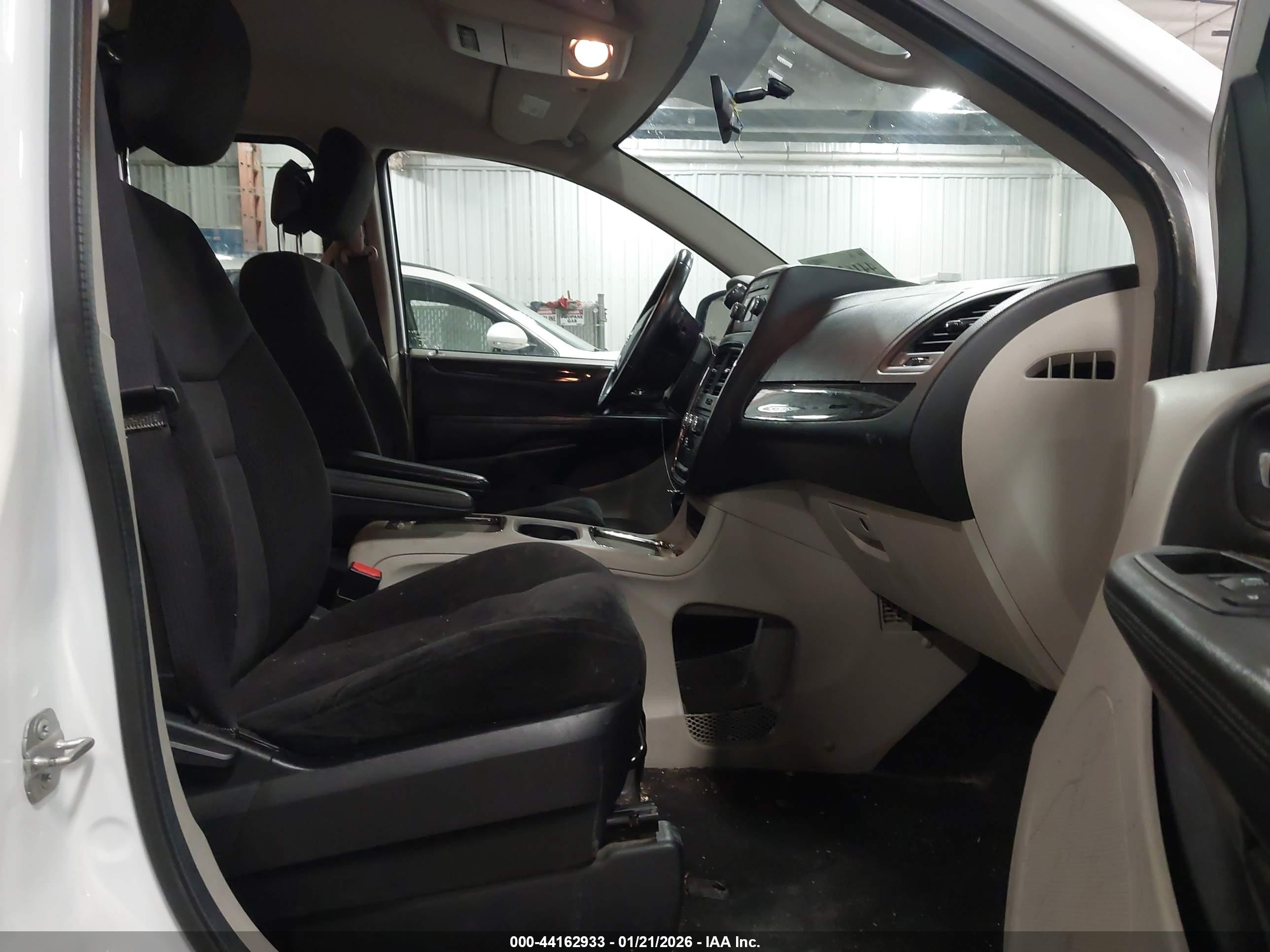 DODGE GRAND image 5