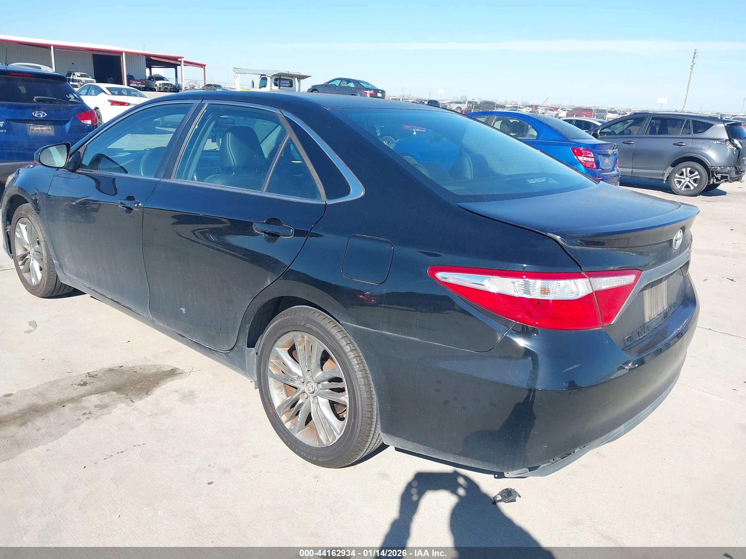 TOYOTA CAMRY image 3