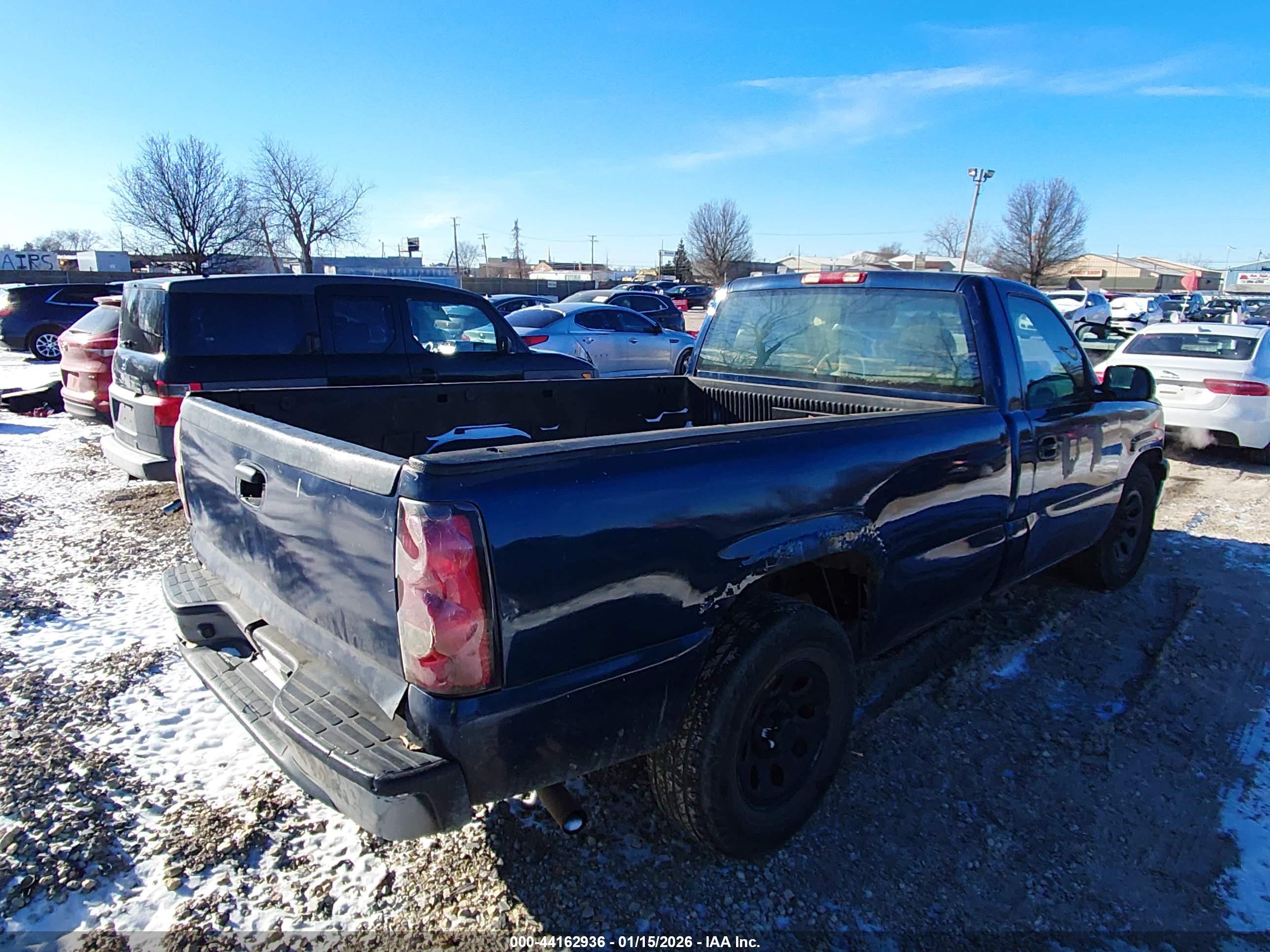 CHEVROLET SILVERADO image 4