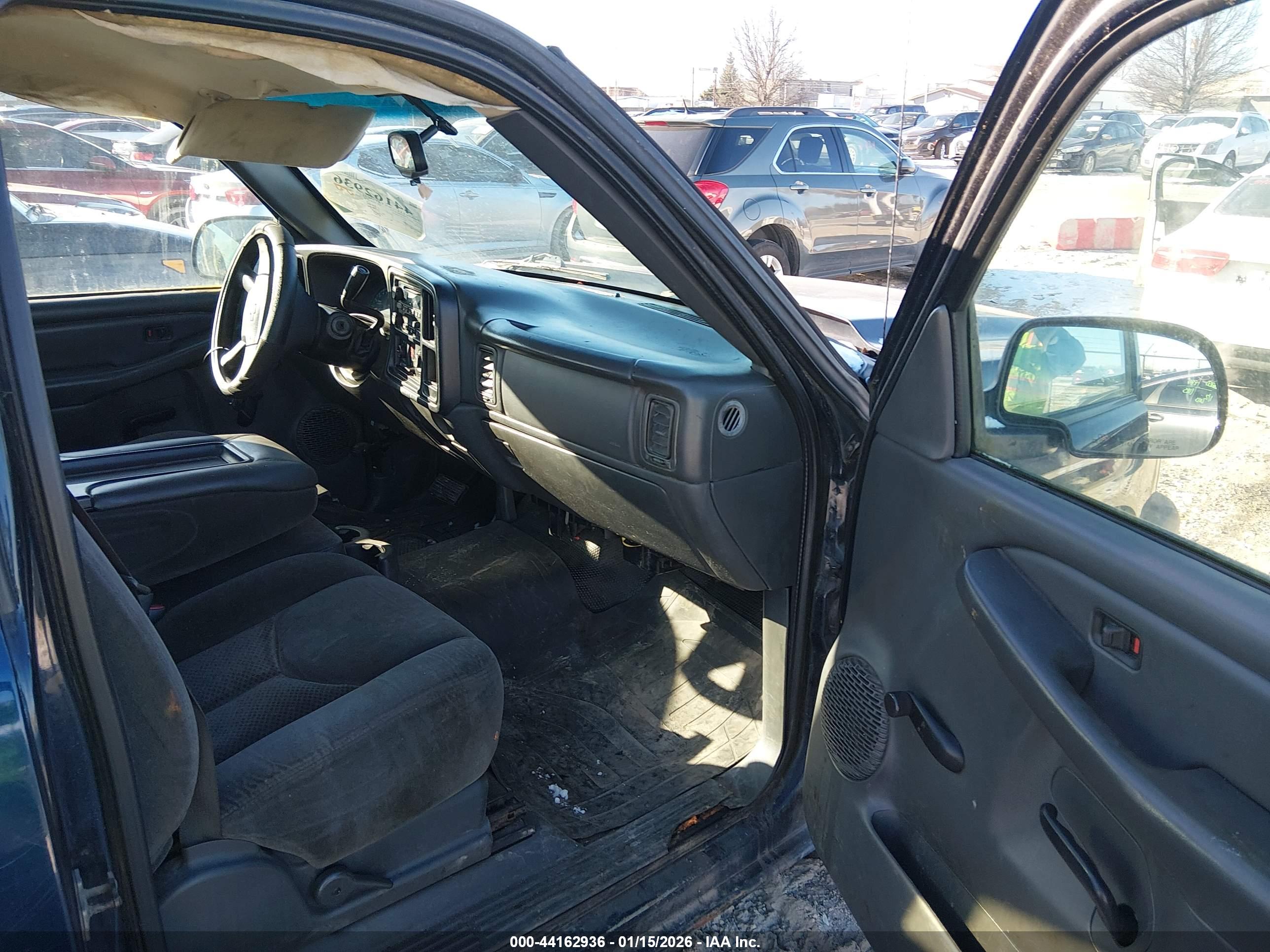 CHEVROLET SILVERADO image 5